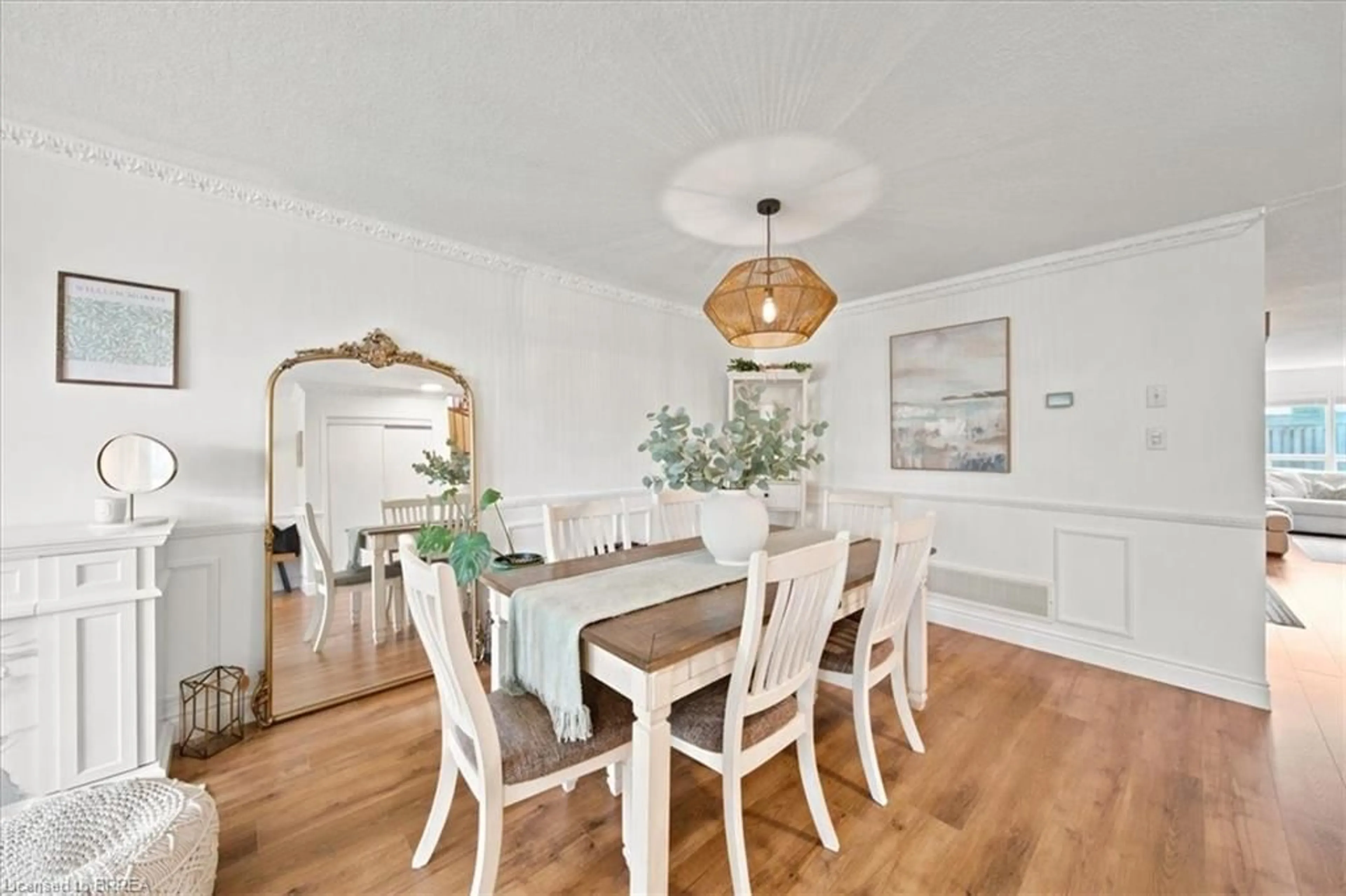 Dining room, wood/laminate floor for 8 Mavin St, Brantford Ontario N3T 6N1