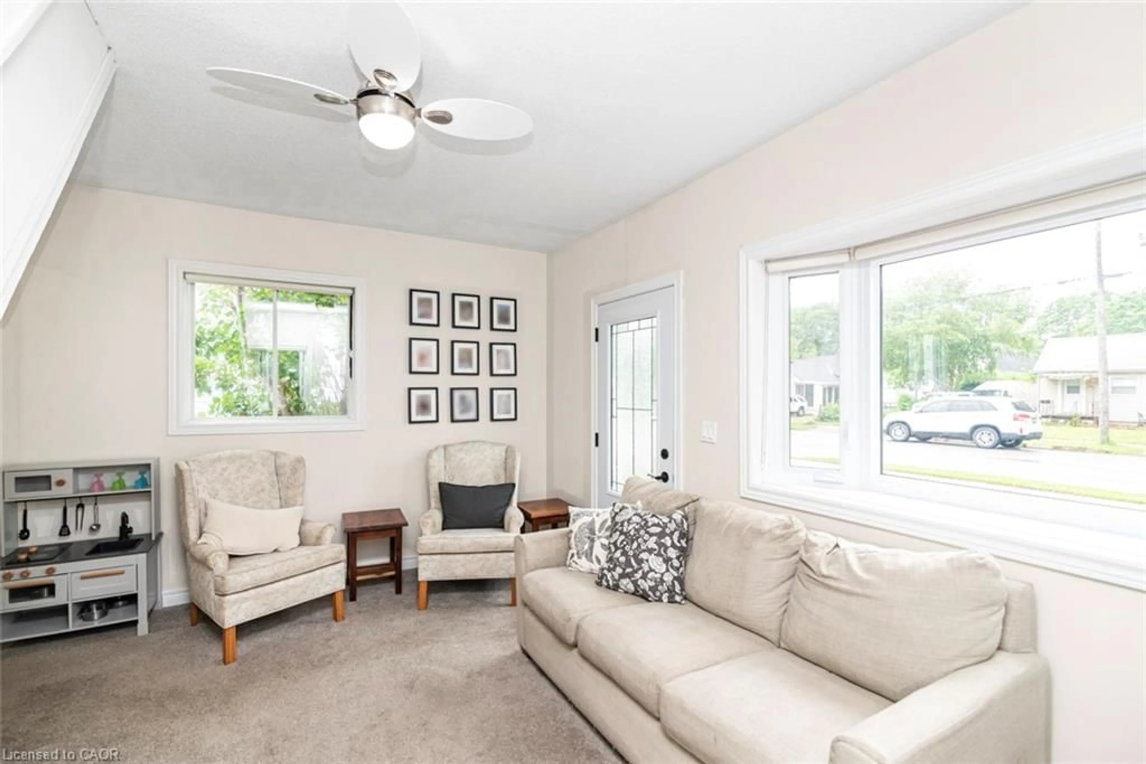 Living room with furniture, unknown for 811 Tamarac St, Dunnville Ontario N1A 2E5