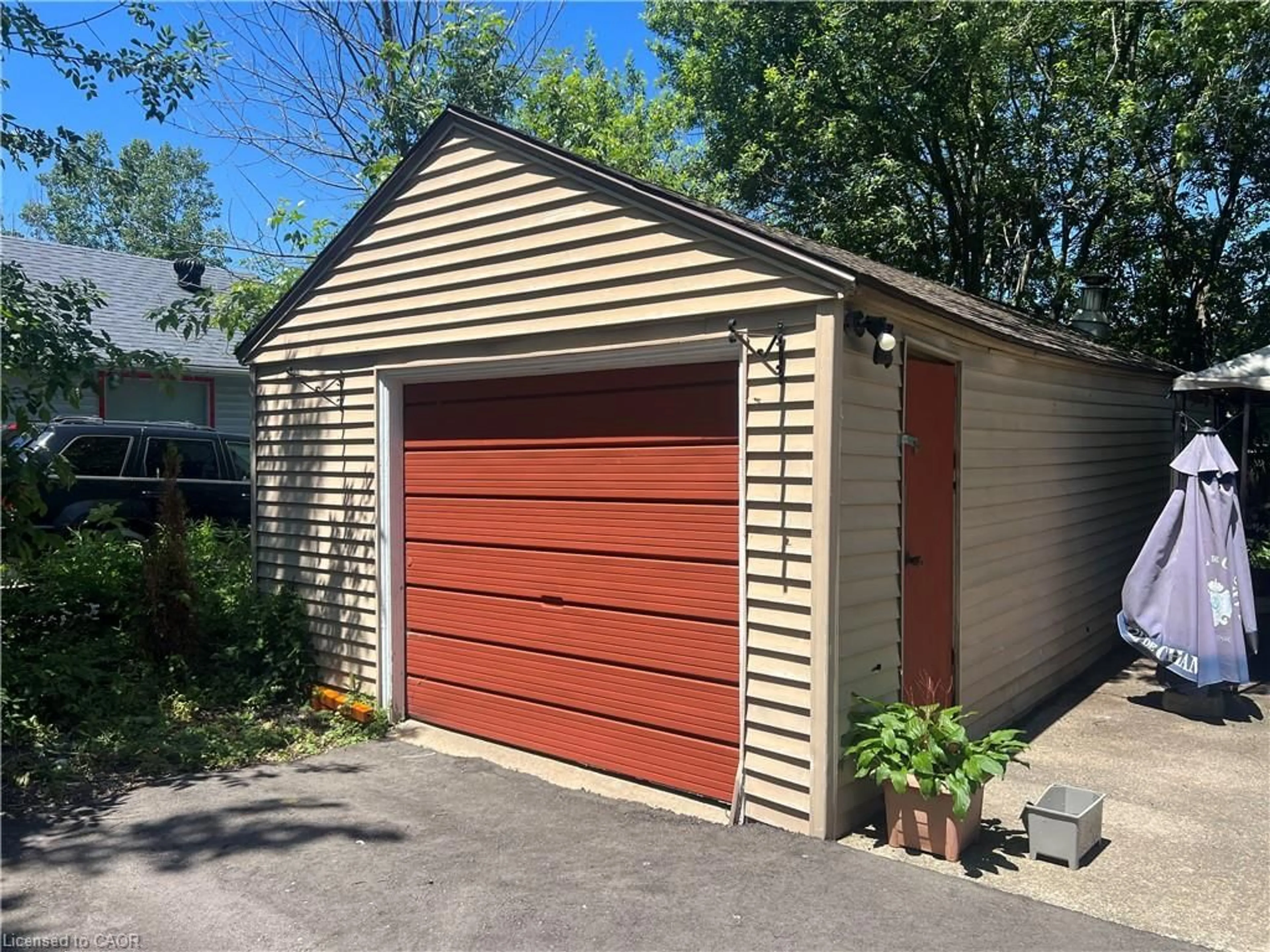 Indoor garage for 3050 Jewell Ave, Ridgeway Ontario L0S 1N0