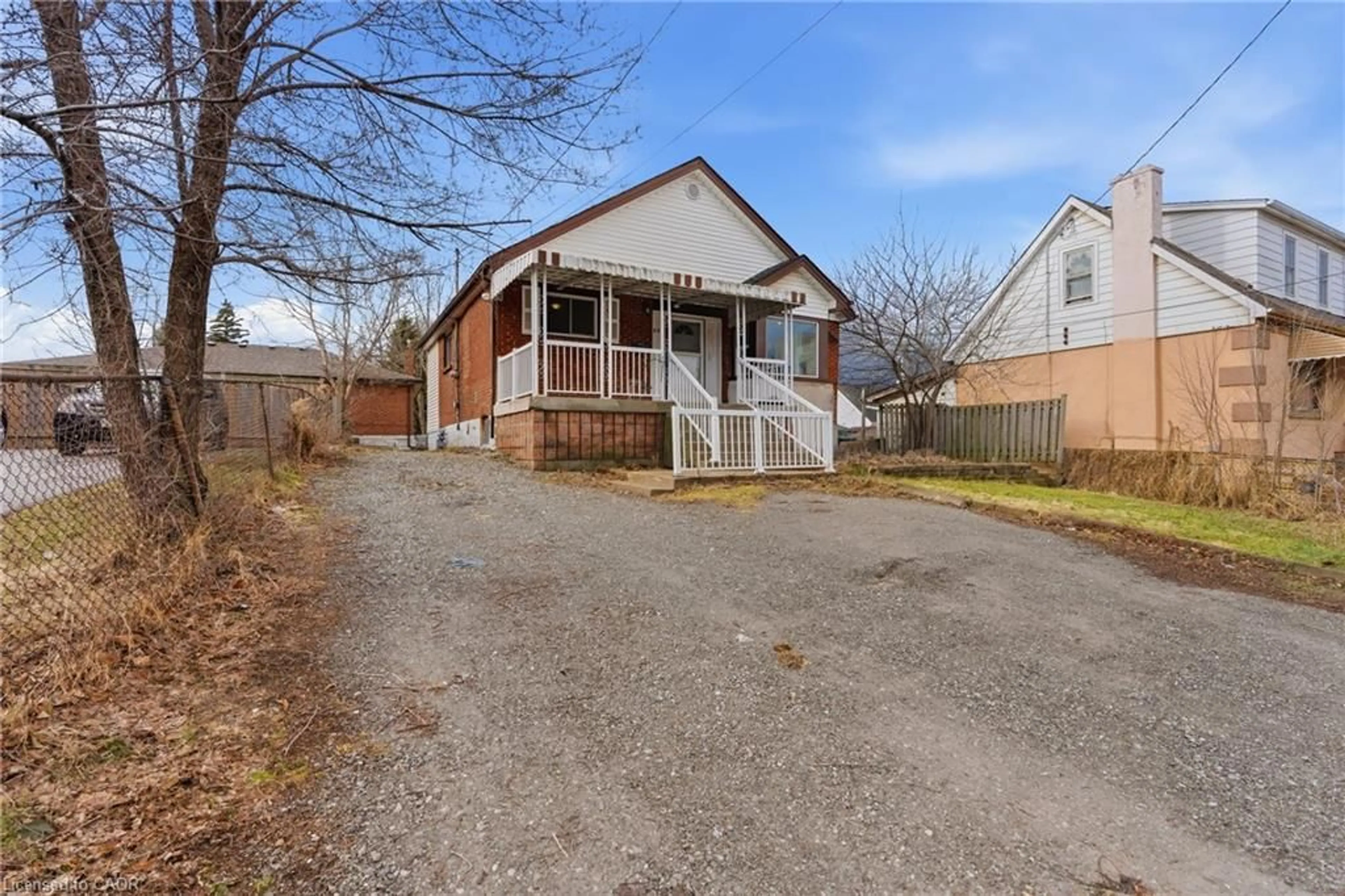 A pic from outside/outdoor area/front of a property/back of a property/a pic from drone, street for 880 Lawrence Rd, Hamilton Ontario L8K 2A3