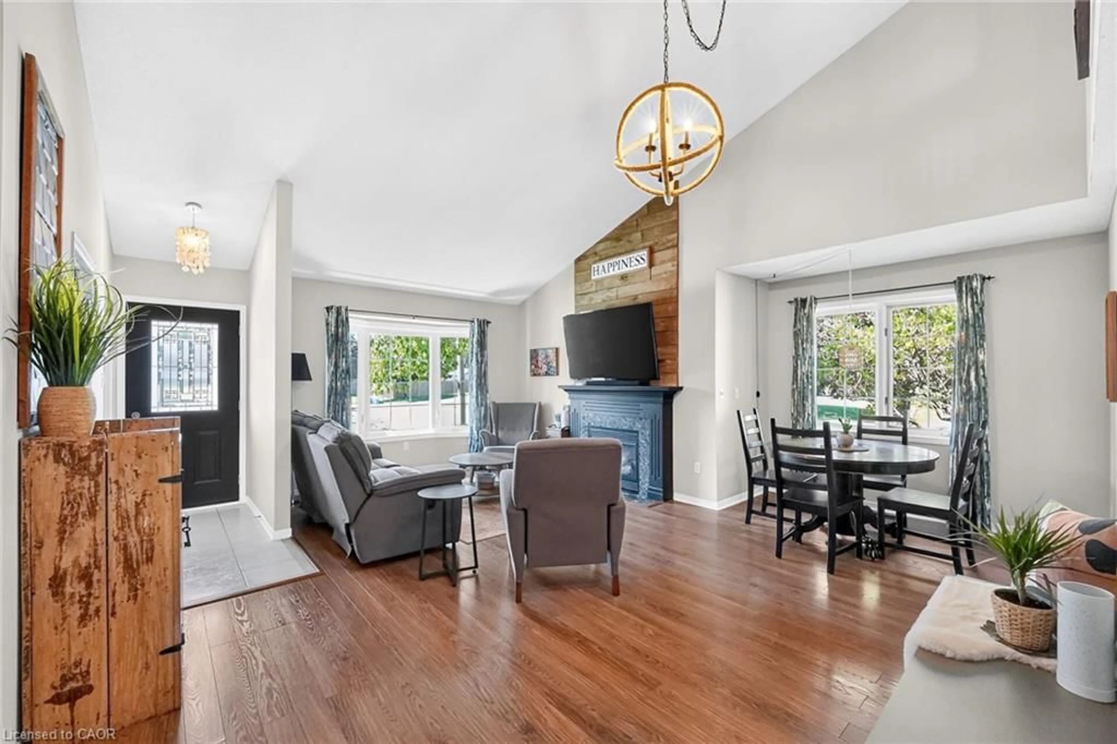 Open concept kitchen, unknown for 5137 Hawthorn Dr, Lincoln Ontario L3J 0J6