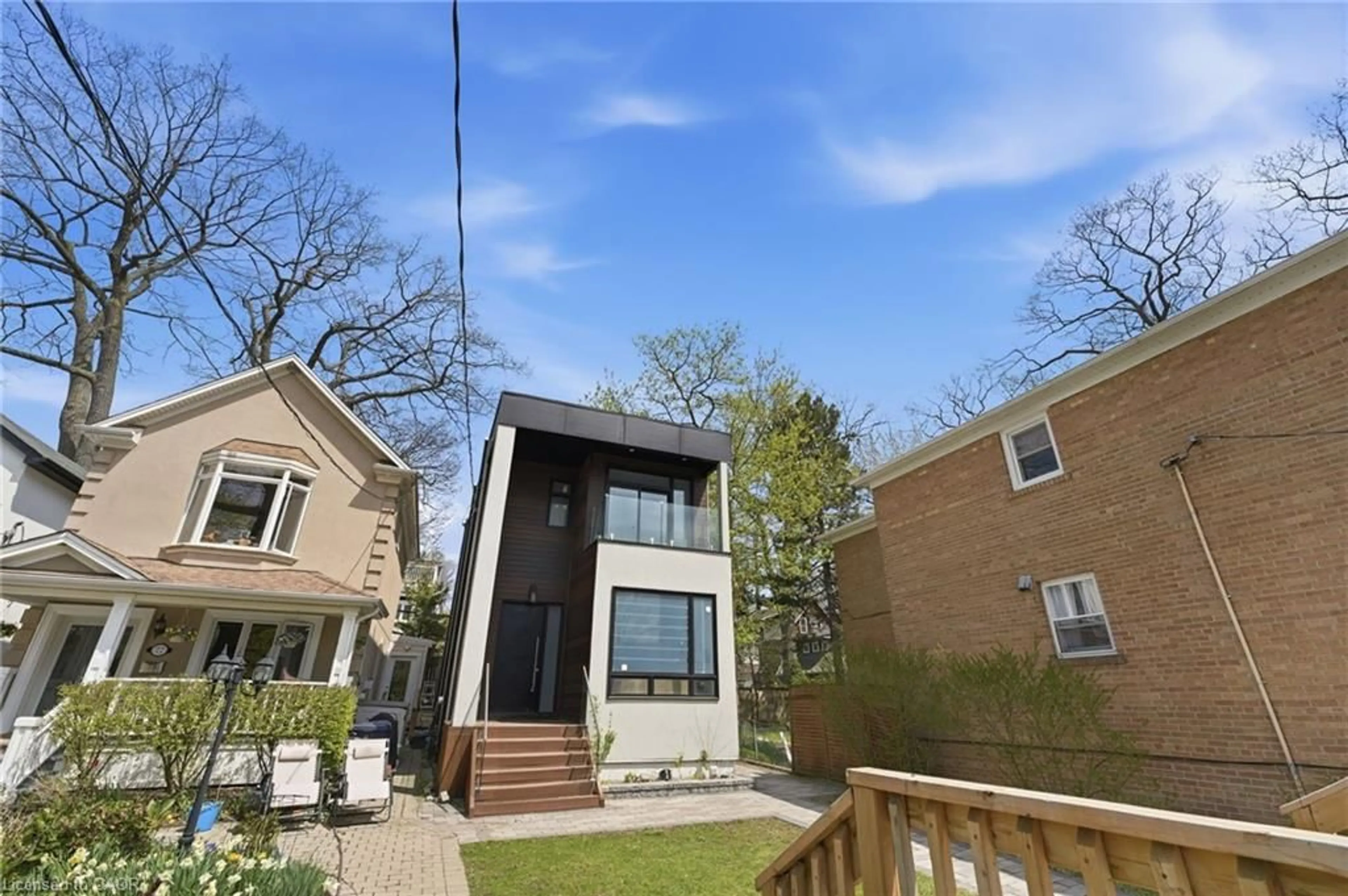 Unknown for 75 Kenilworth Ave, Toronto Ontario M4L 3S4