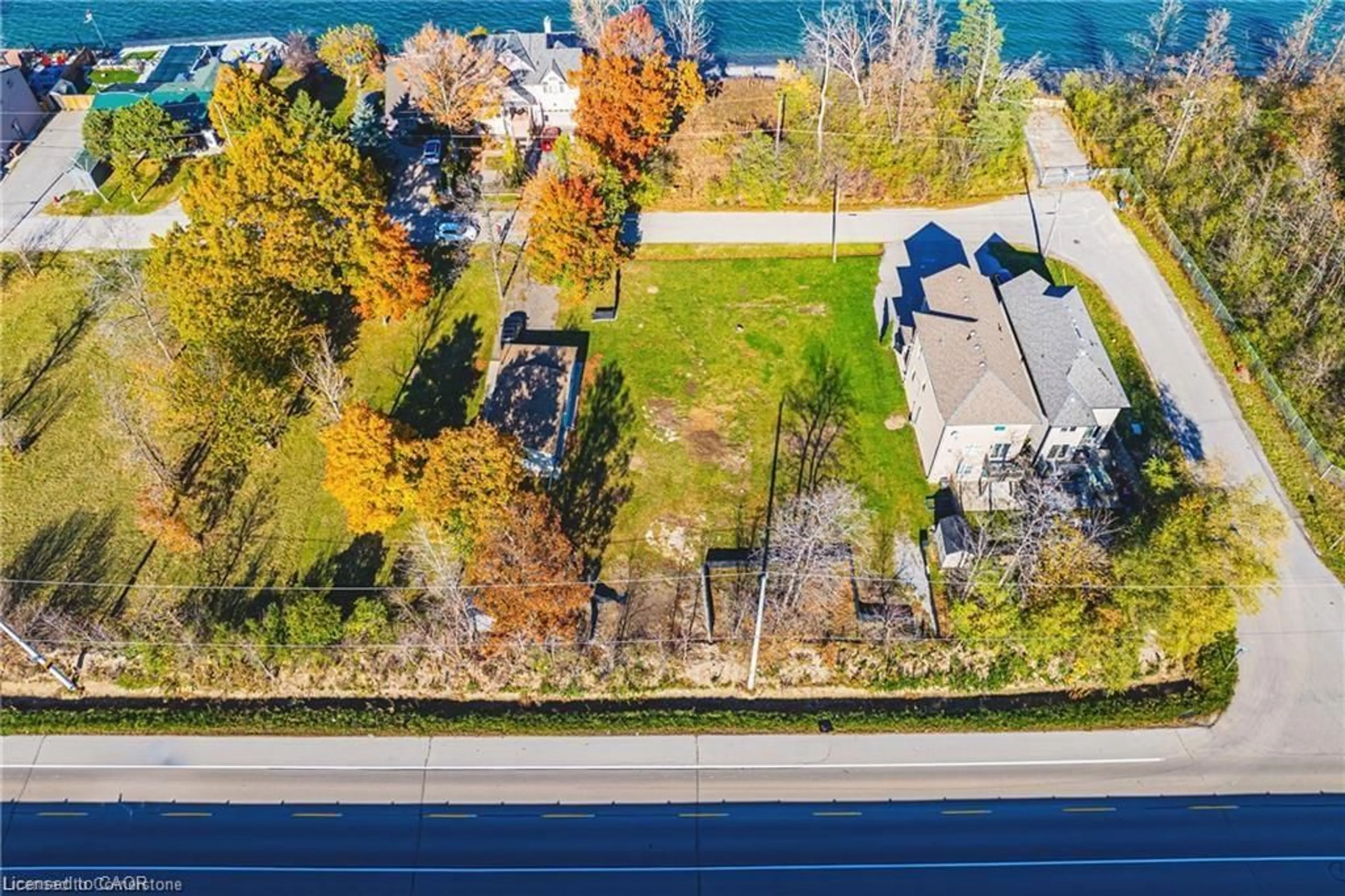A pic from outside/outdoor area/front of a property/back of a property/a pic from drone, street for 7 Trillium Ave, Stoney Creek Ontario L8E 5E1
