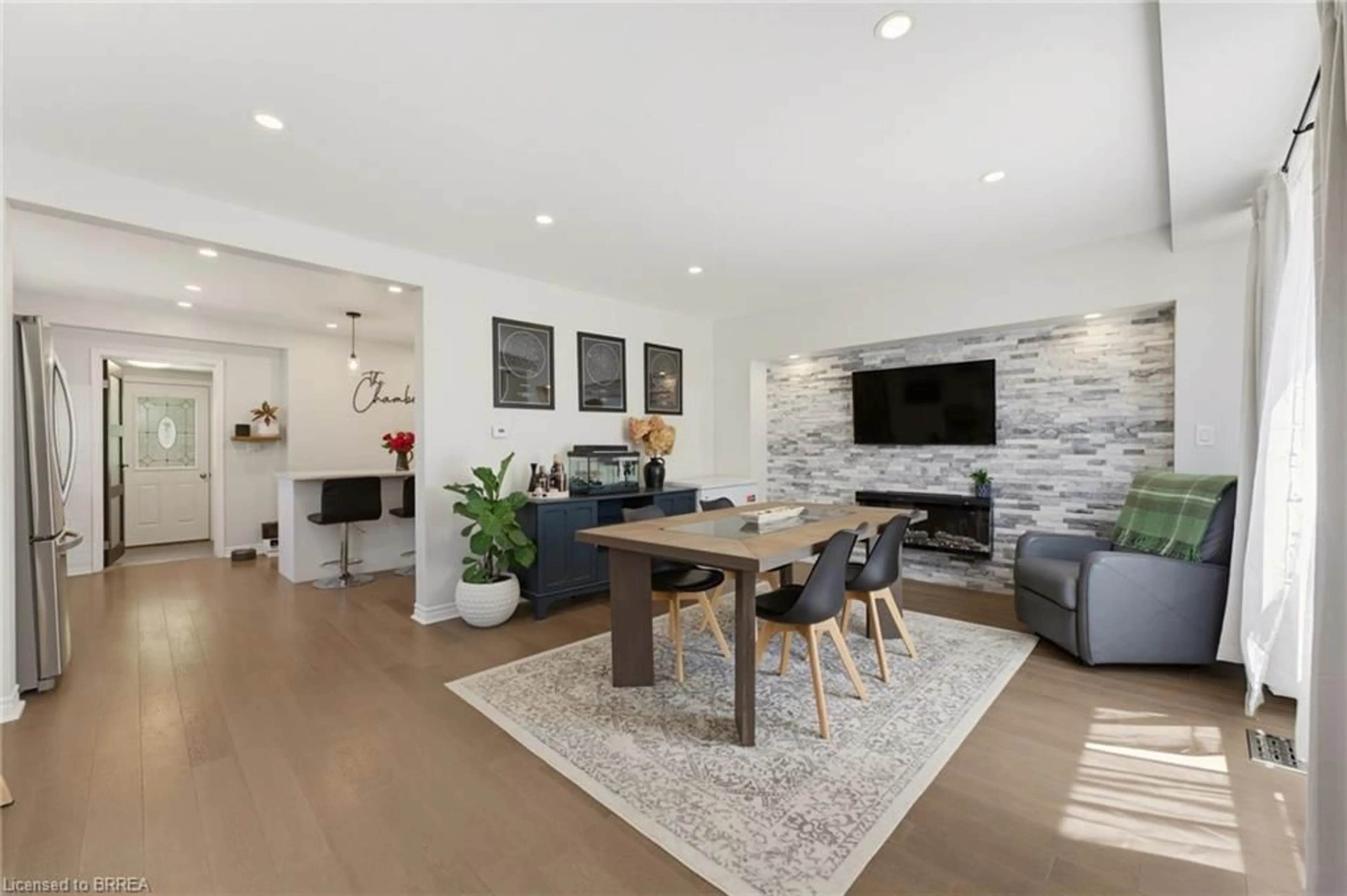 Living room with furniture, unknown for 93 Patterson St, Simcoe Ontario N3Y 1J4