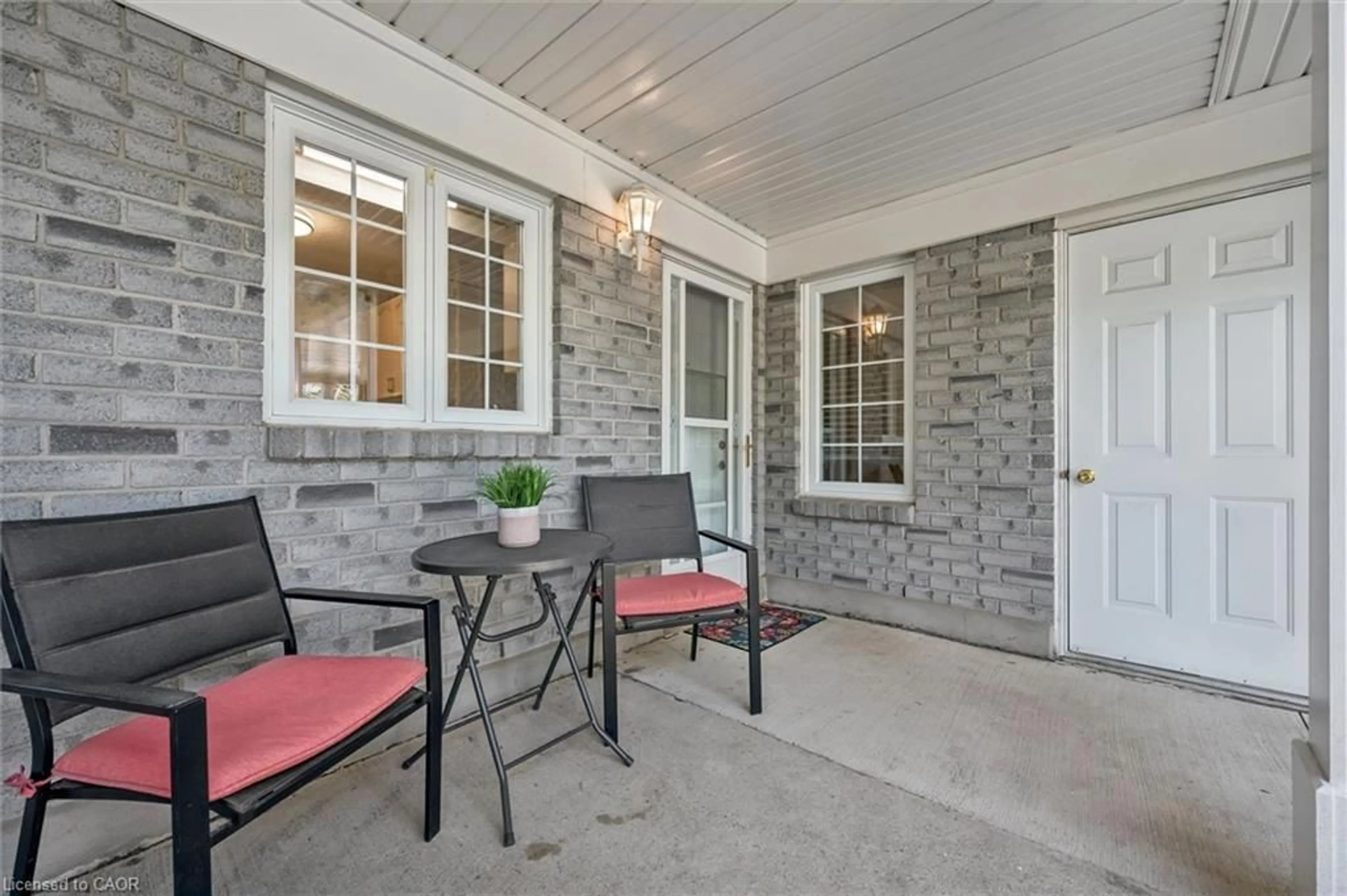 Patio, street for 21 Foell St #6, Baden Ontario N3A 2V6