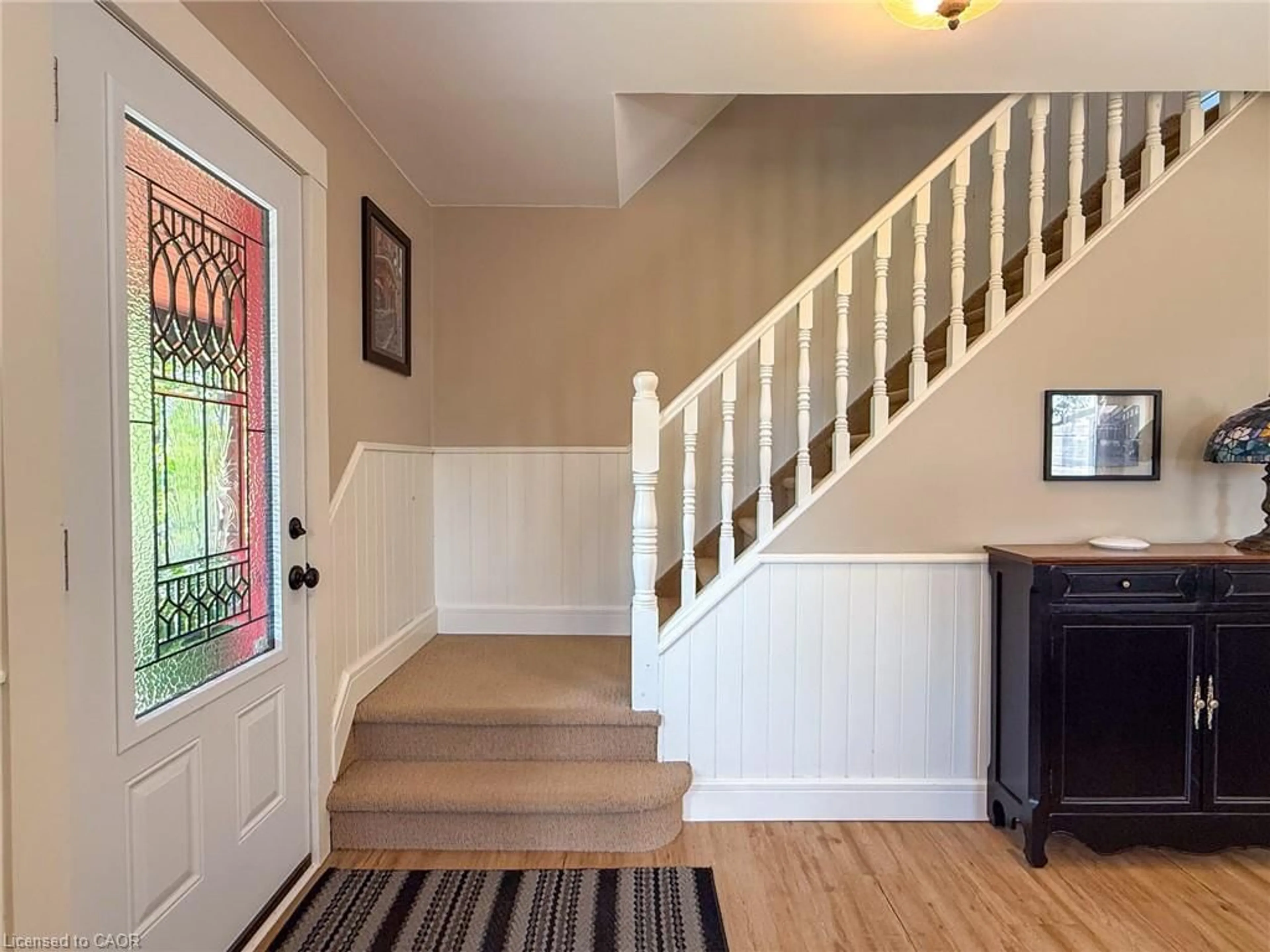 Indoor entryway for 86 Third Concession Rd, Burford Ontario N0J 1V0