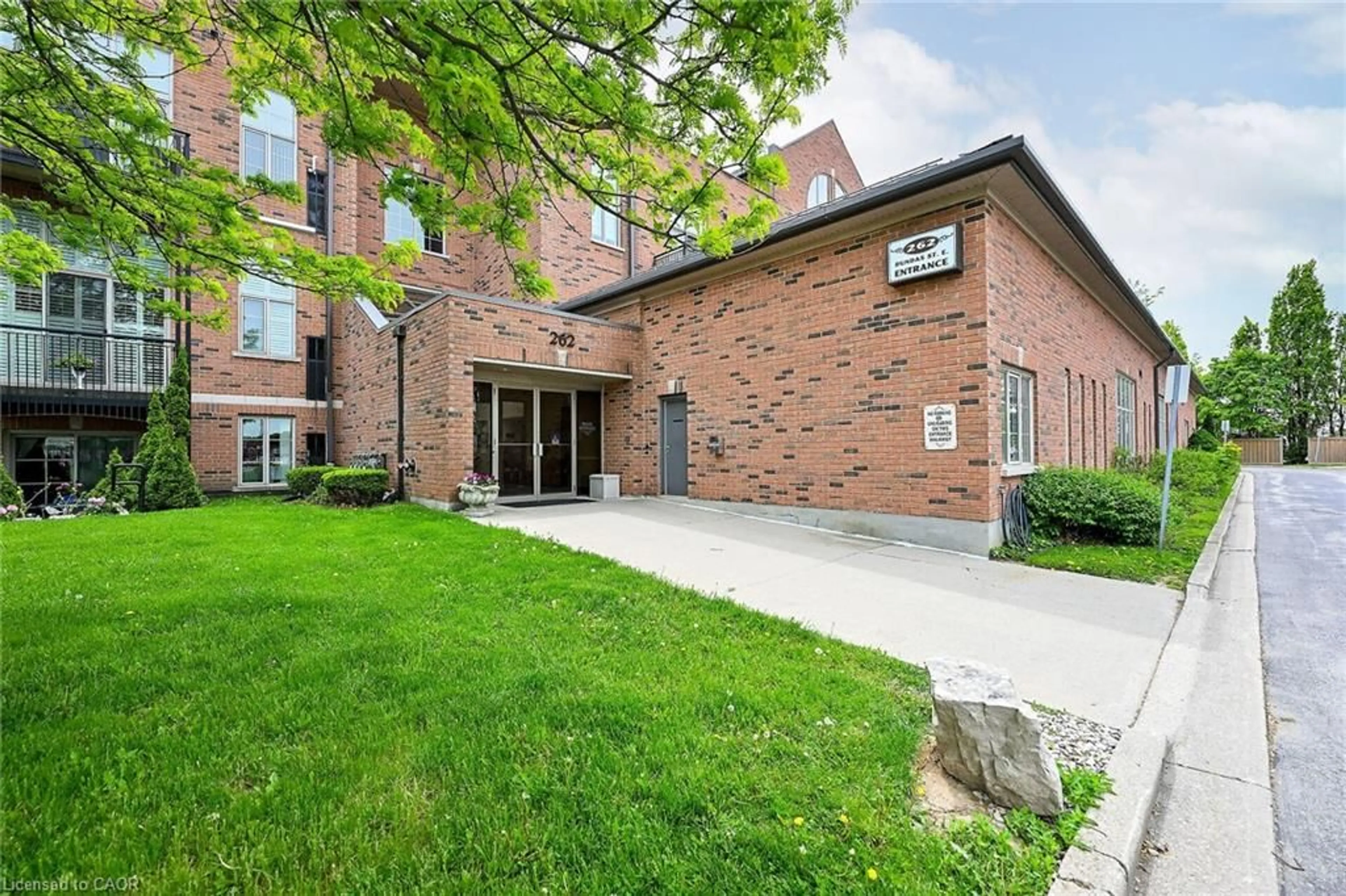 Unknown for 262 Dundas St #315, Waterdown Ontario L8B 1A9