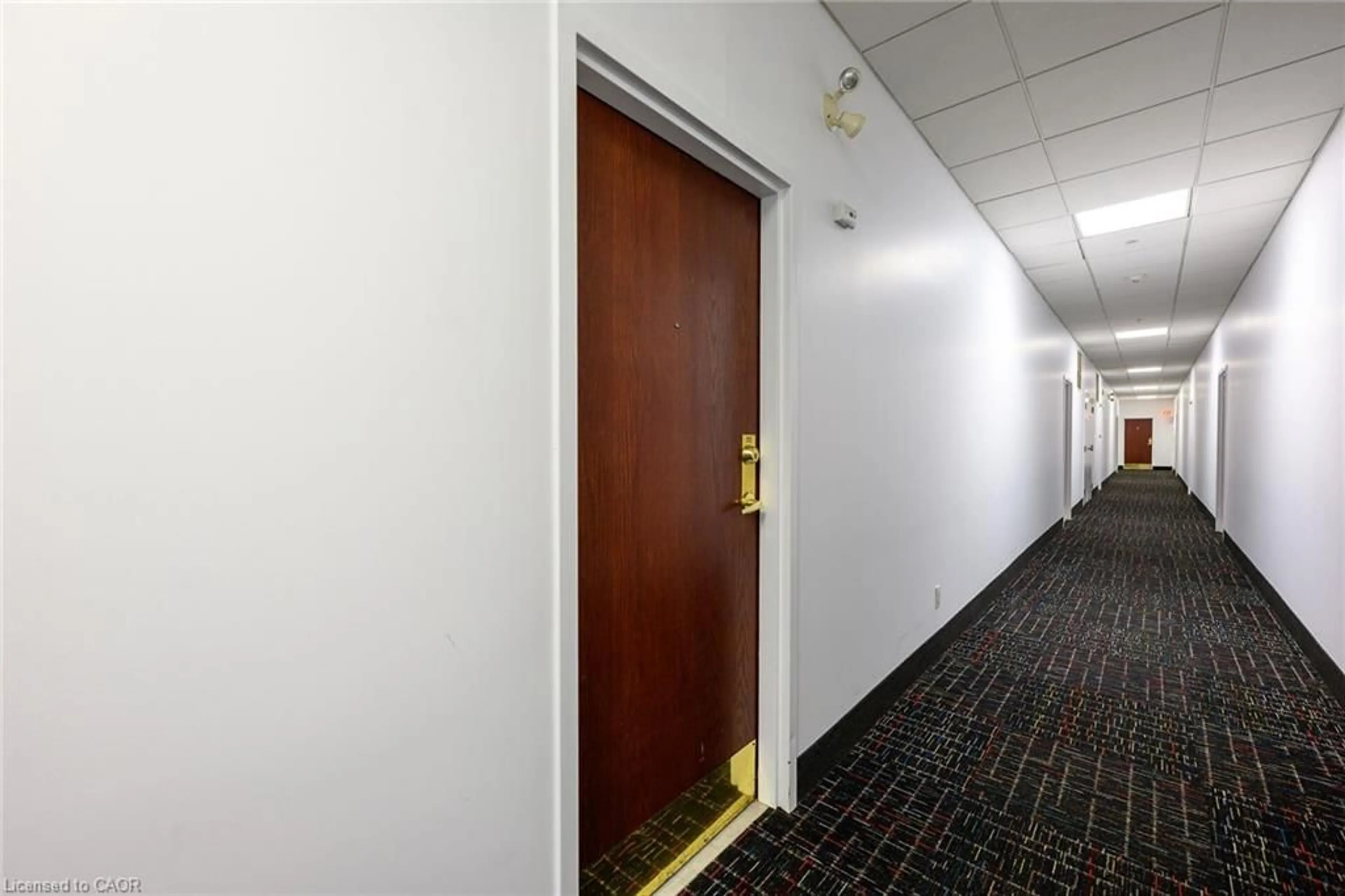 Indoor foyer for 262 Dundas St #315, Waterdown Ontario L8B 1A9