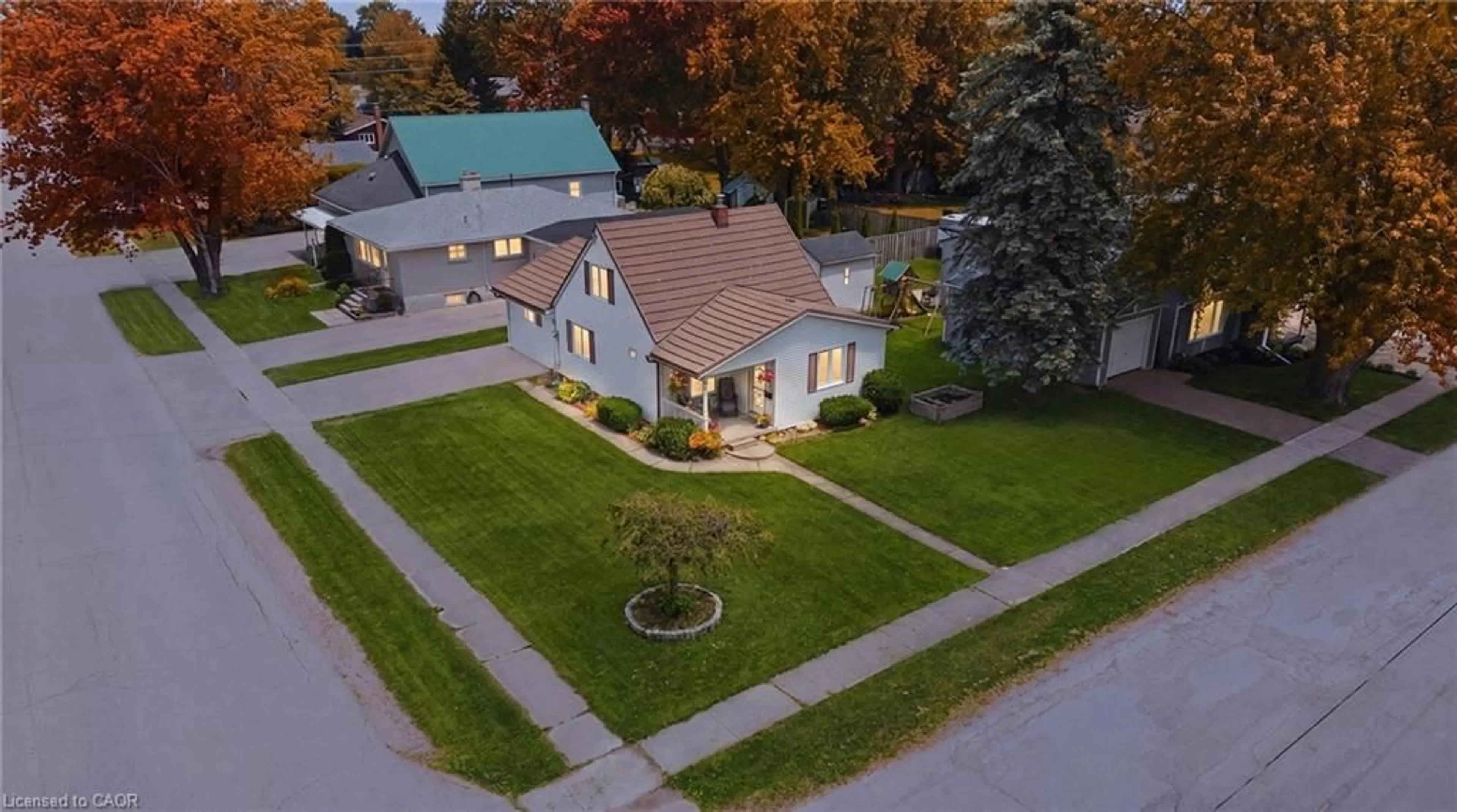 A pic from outside/outdoor area/front of a property/back of a property/a pic from drone, street for 605 Inkerman St, Listowel Ontario N4W 2N9