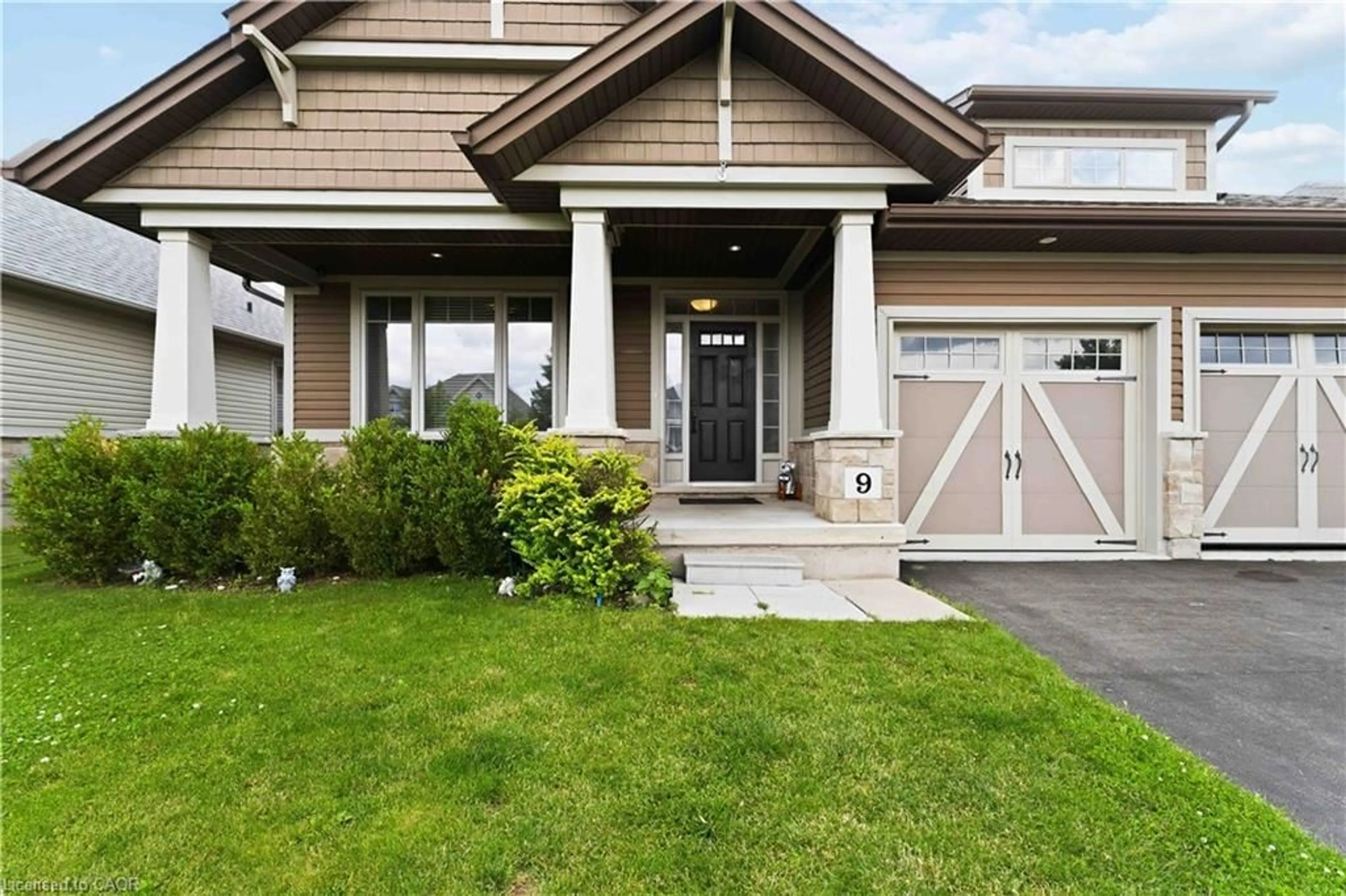Home with vinyl exterior material, street for 9 Efthemio Crt, Smithville Ontario L0R 2A0