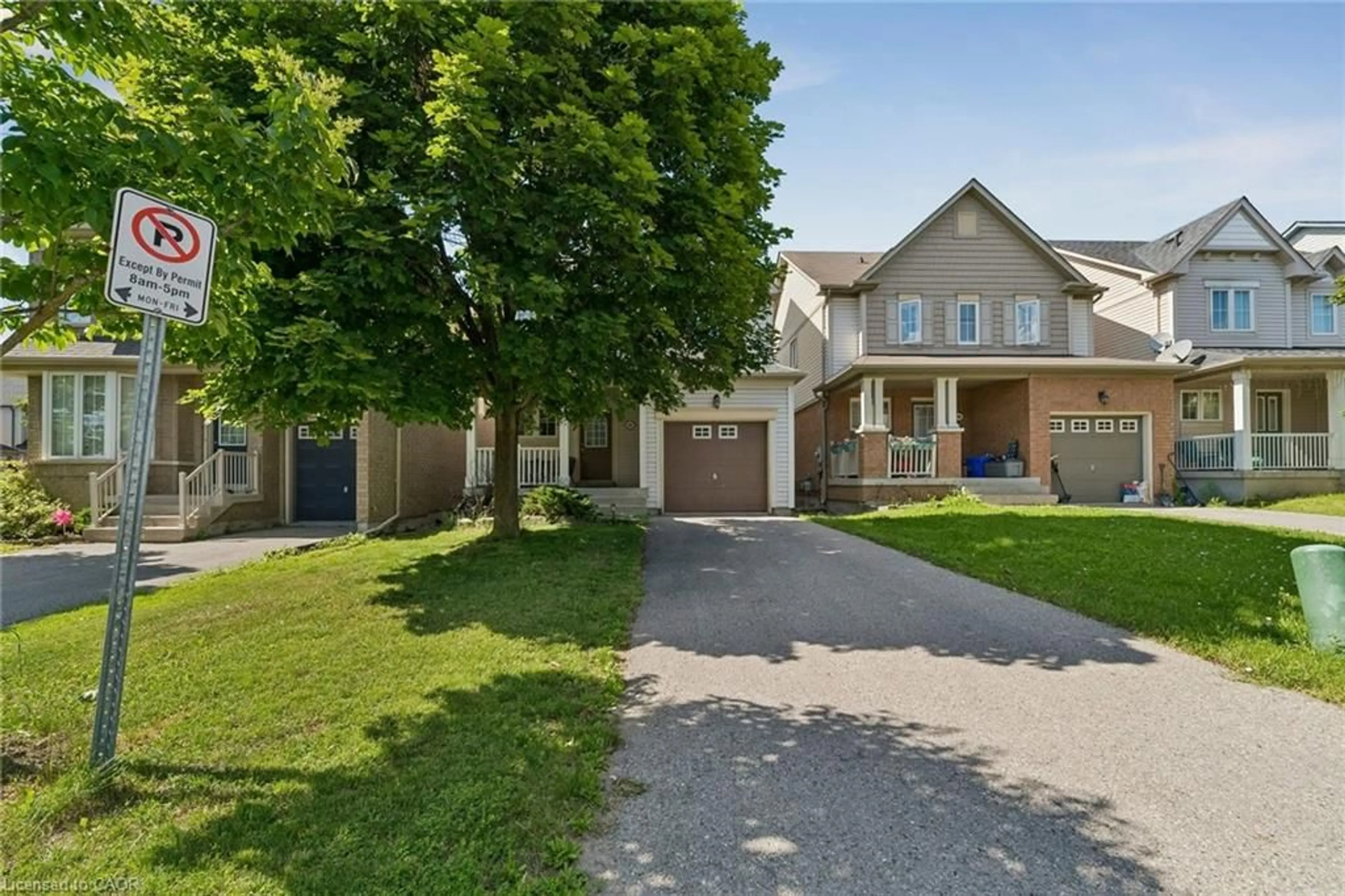 A pic from outside/outdoor area/front of a property/back of a property/a pic from drone, street for 1962 Secretariat Pl, Oshawa Ontario L1L 1C7