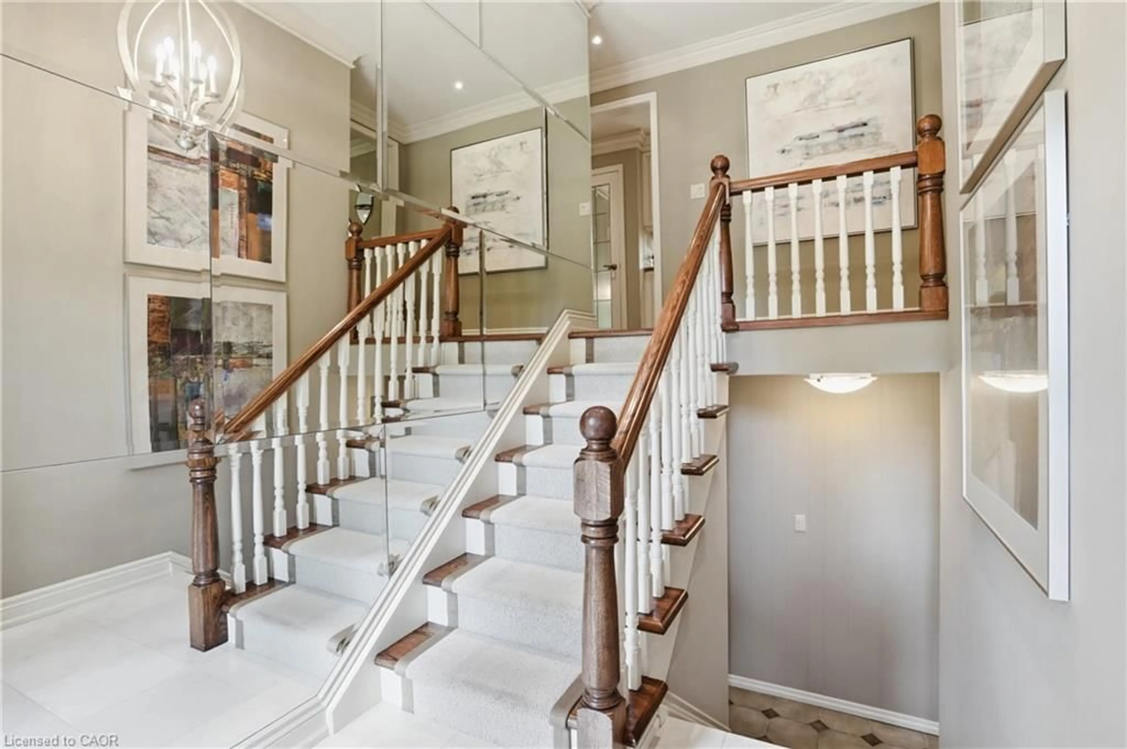 Indoor foyer for 5 Maple Ave, Flamborough Ontario L9H 4W3