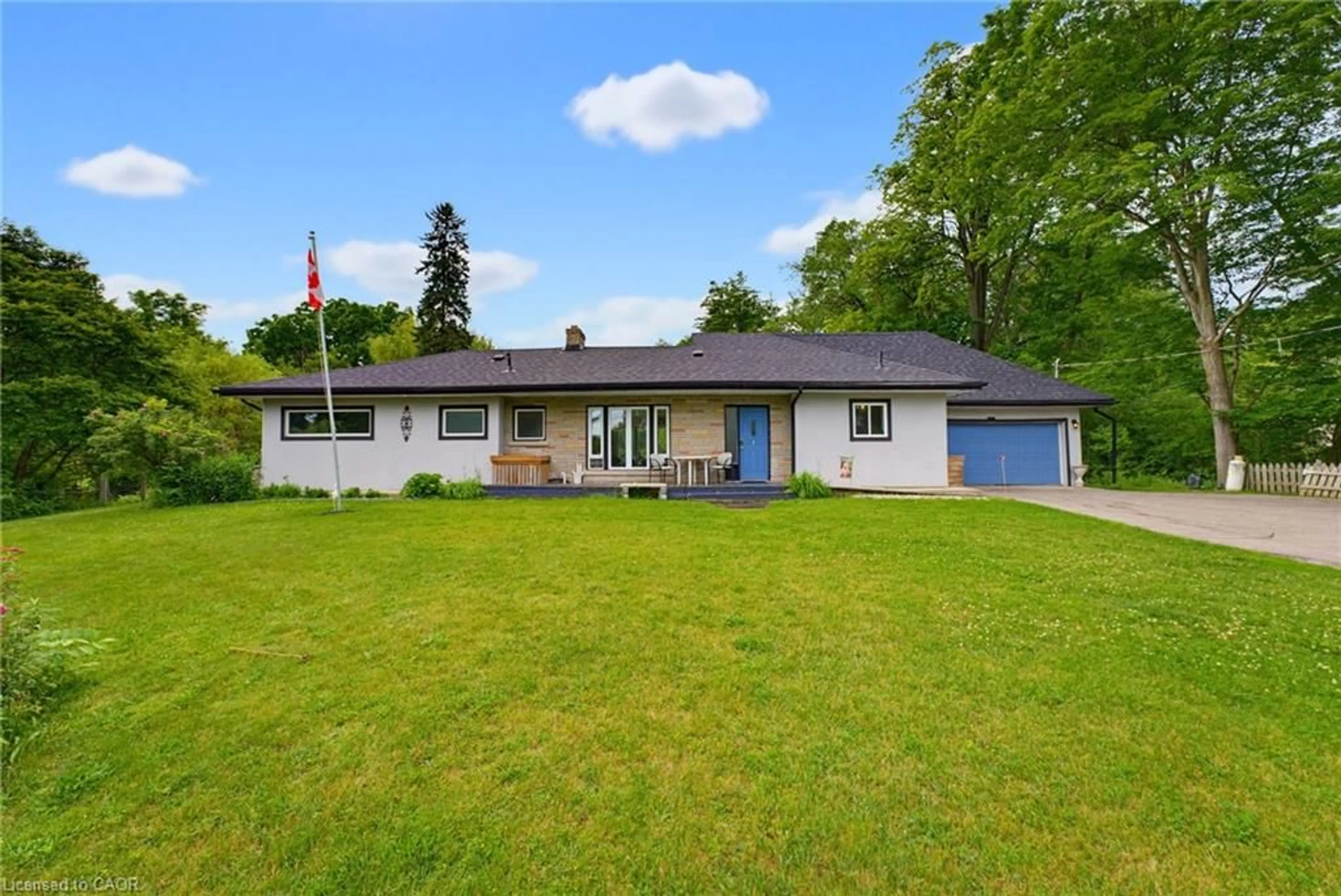 A pic from outside/outdoor area/front of a property/back of a property/a pic from drone, unknown for 1394 West River Rd, North Dumfries Ontario N1R 5S5