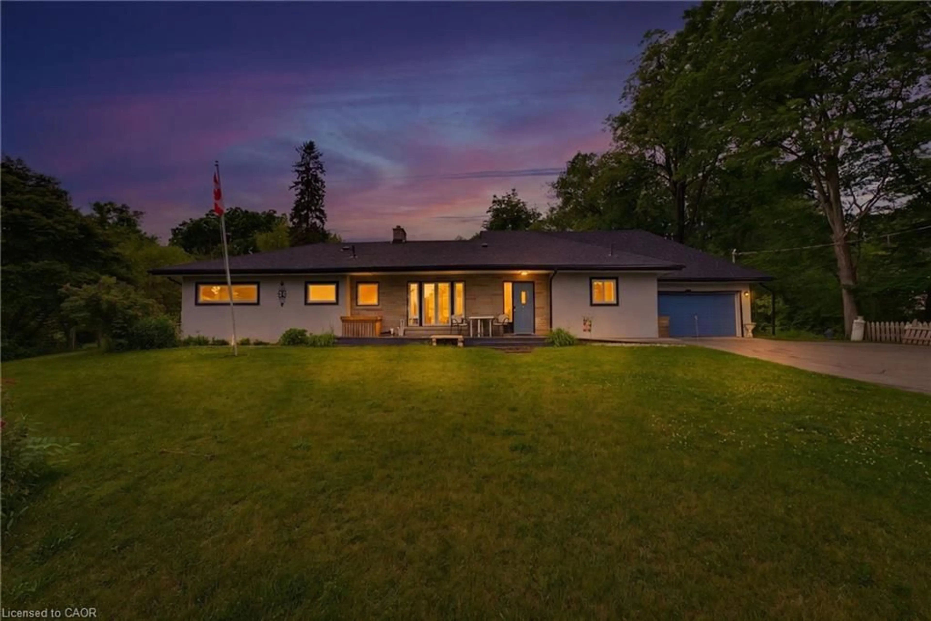 A pic from outside/outdoor area/front of a property/back of a property/a pic from drone, unknown for 1394 West River Rd, North Dumfries Ontario N1R 5S5