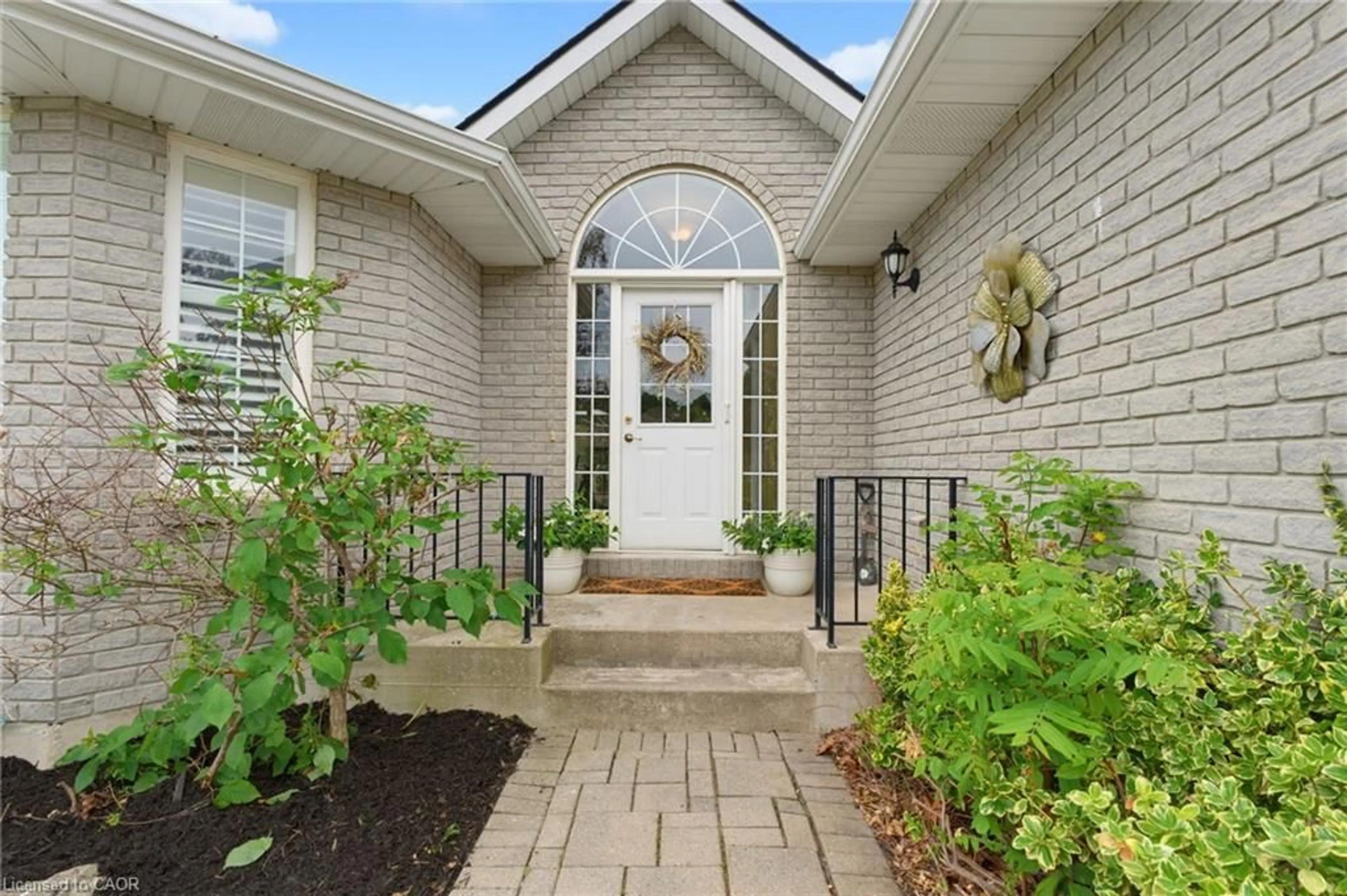 Indoor entryway for 13 Pine Ridge Cres, Port Dover Ontario N0A 1N3
