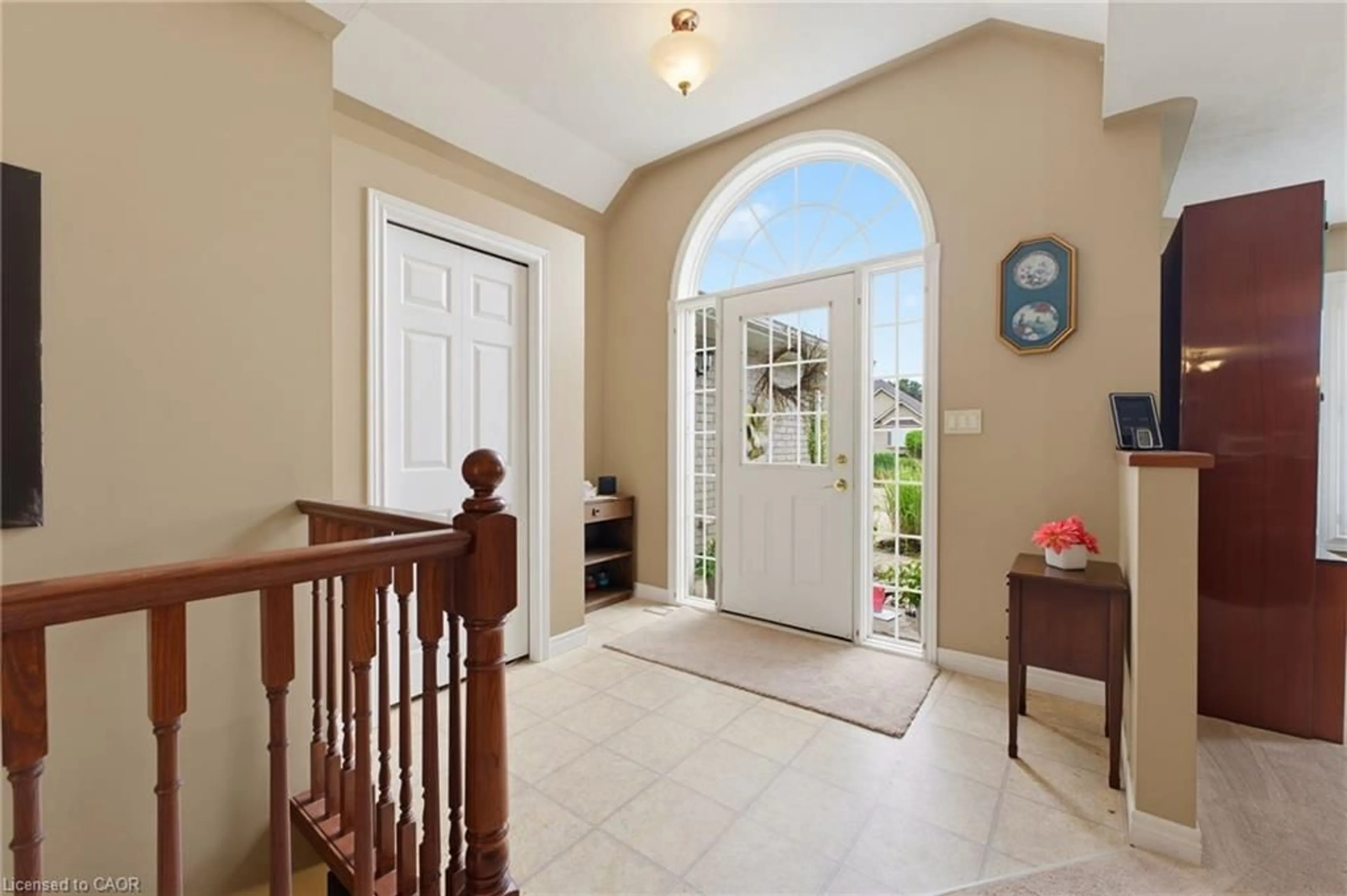 Indoor entryway for 13 Pine Ridge Cres, Port Dover Ontario N0A 1N3