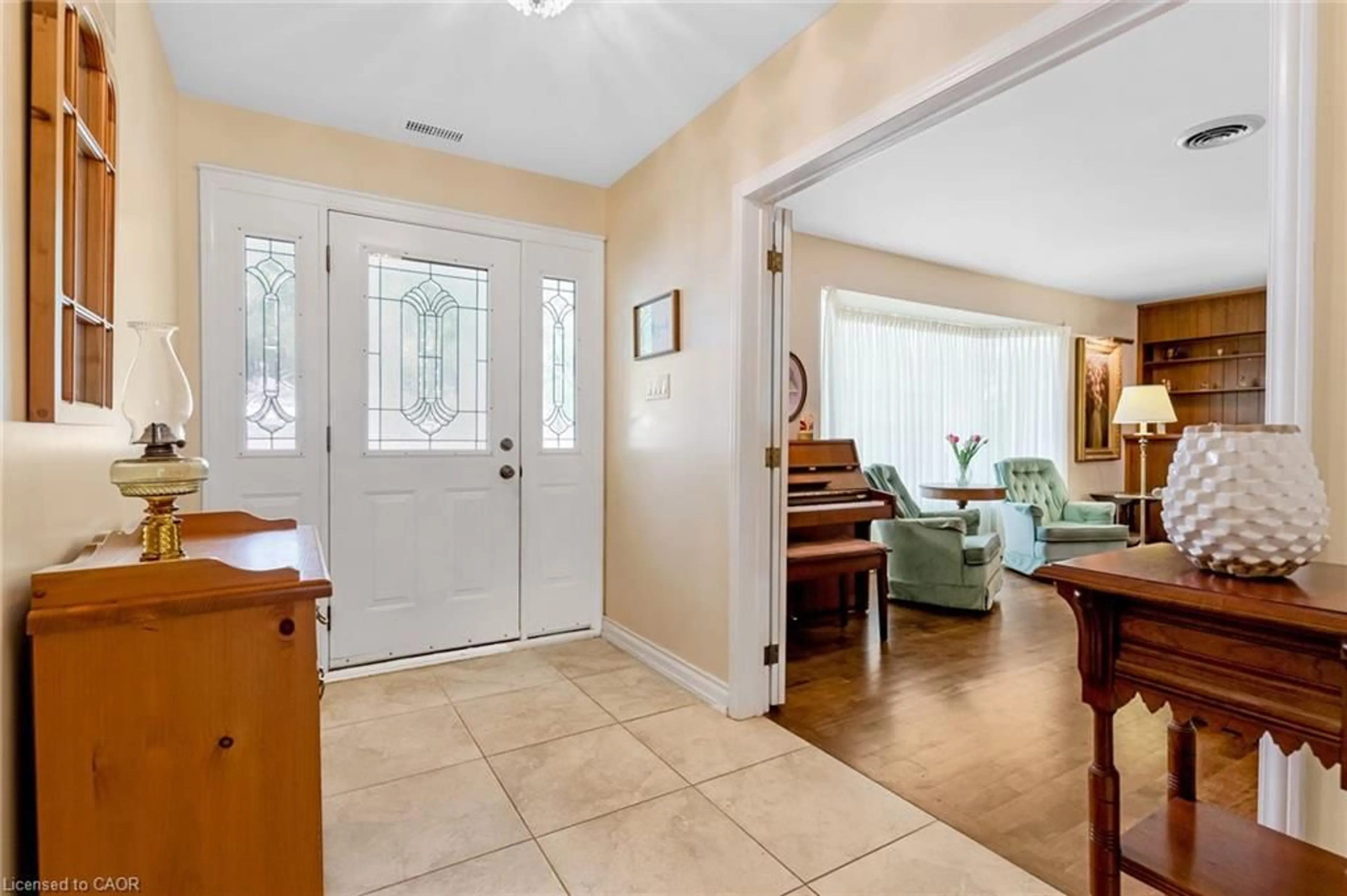 Indoor entryway for 20 Corwin Blvd, Cambridge Ontario N1S 3L3