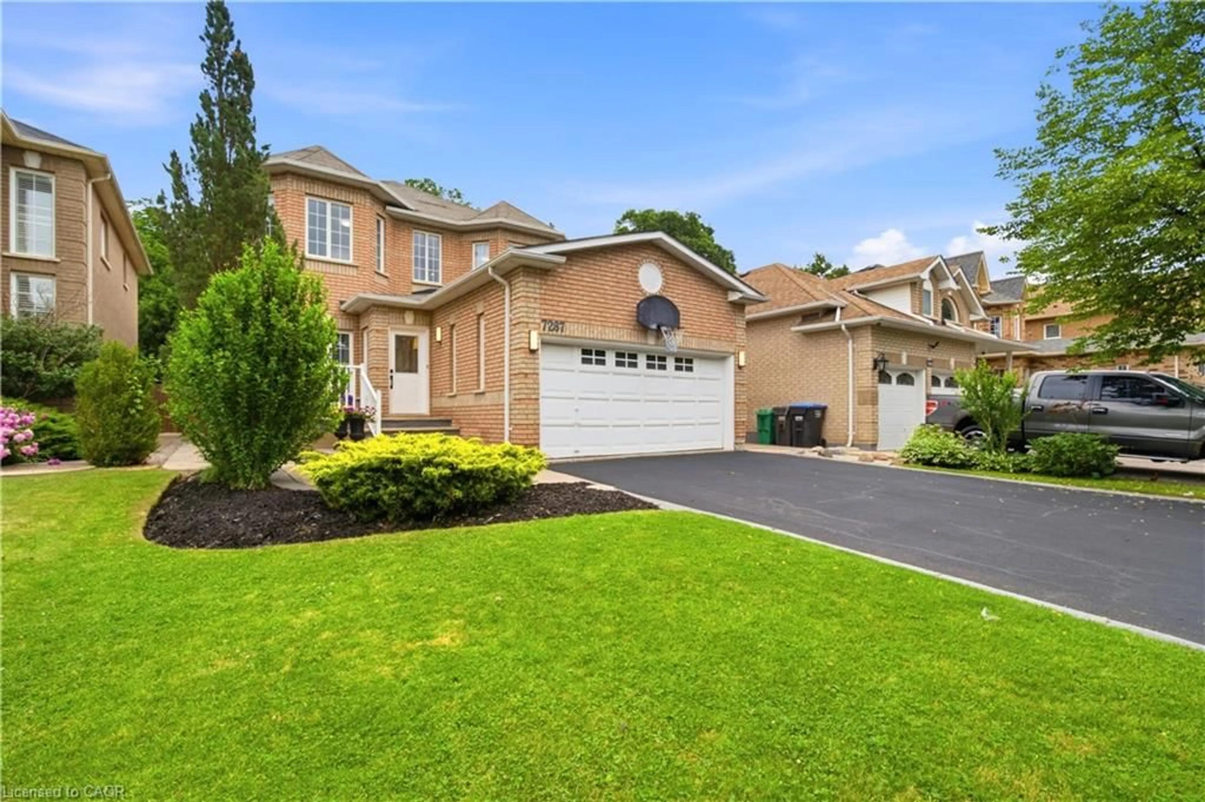 Home with brick exterior material, street for 7287 Waldorf Way, Mississauga Ontario L5N 7P7