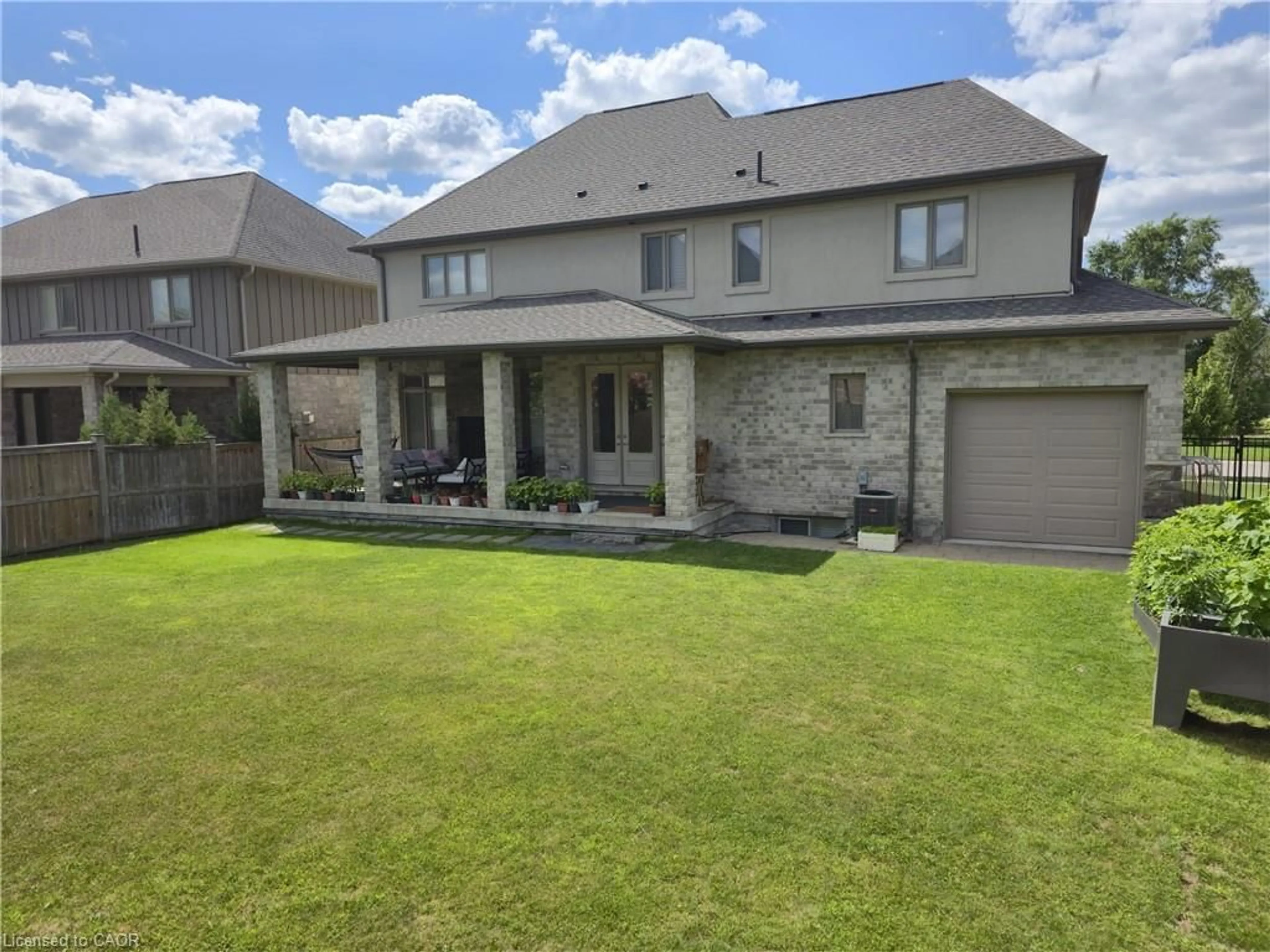 A pic from outside/outdoor area/front of a property/back of a property/a pic from drone, street for 2719 Torrey Pines Way, London Ontario N6G 0K5