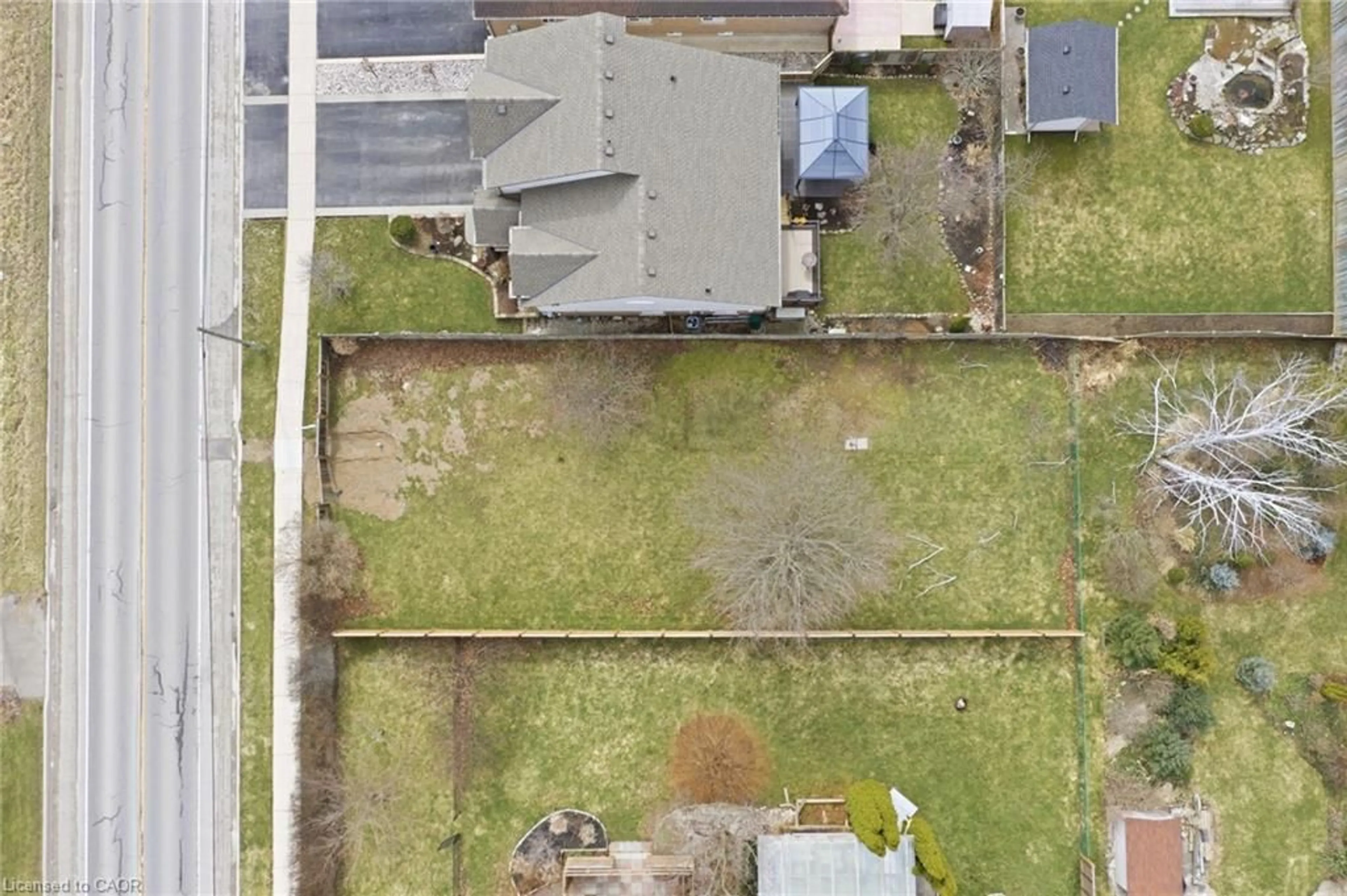 A pic from outside/outdoor area/front of a property/back of a property/a pic from drone, street for 1624 Concession Road 4 Rd, Niagara-on-the-Lake Ontario L0S 1T0