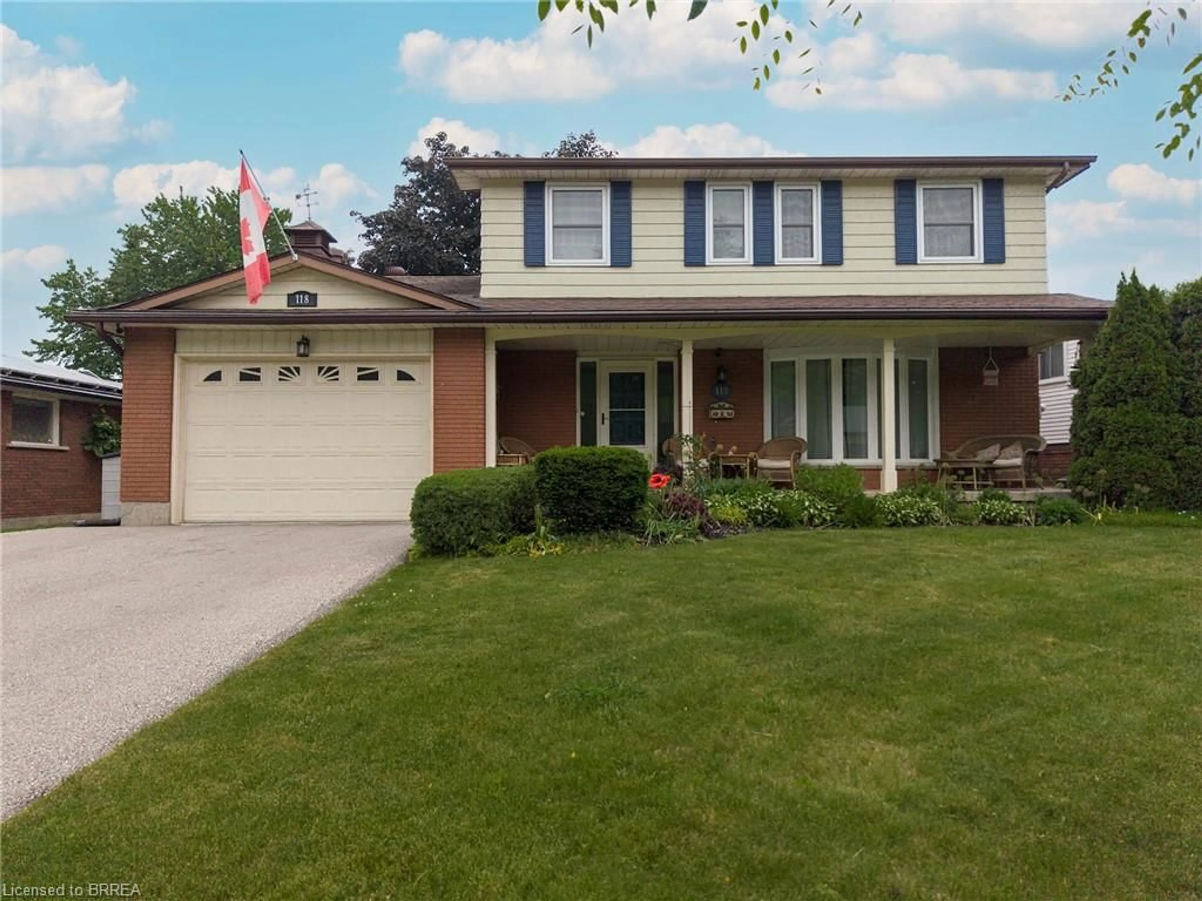 Home with brick exterior material, street for 118 Greenfield Rd, Brantford Ontario N3R 7C8