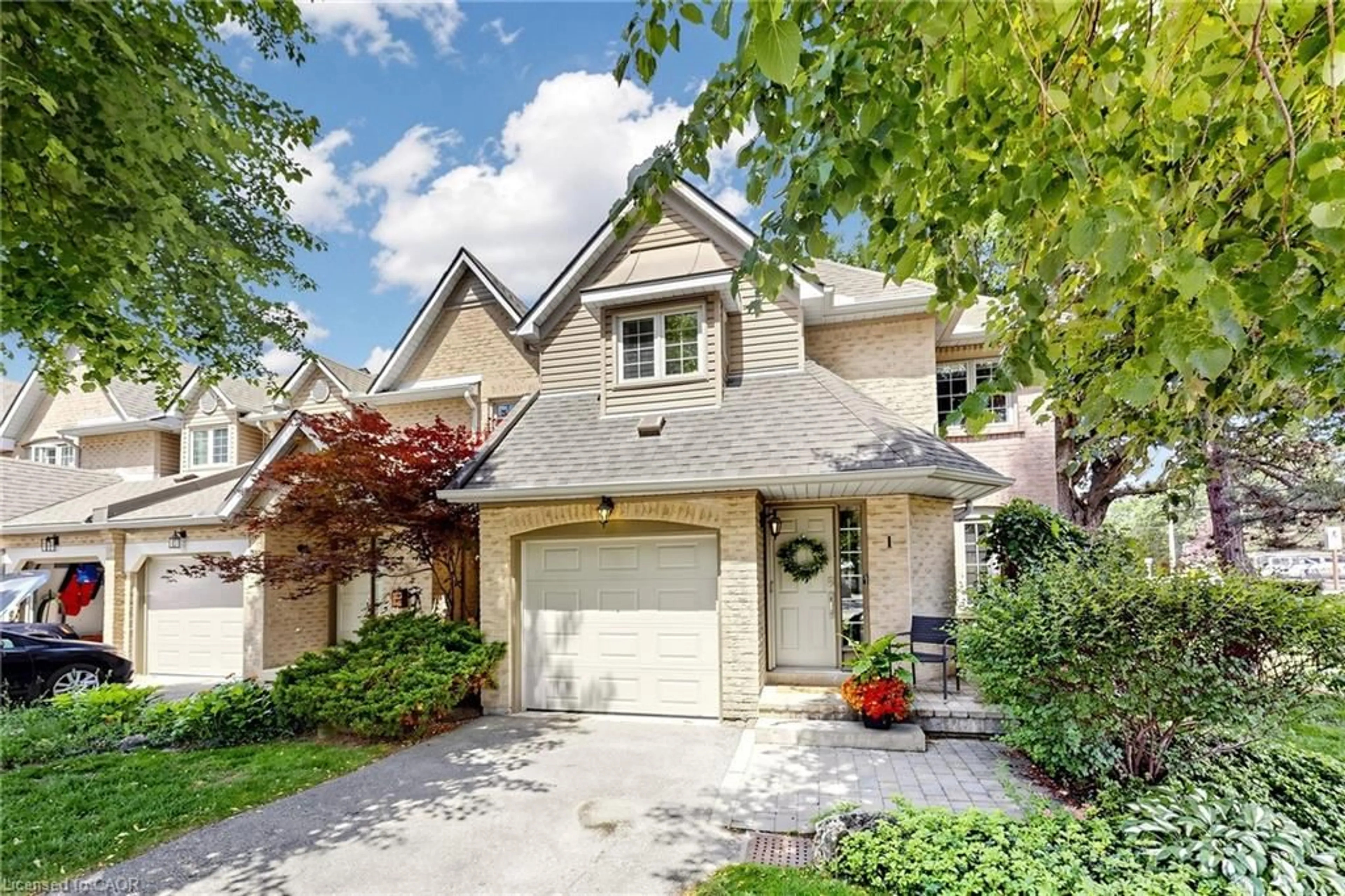 Home with brick exterior material, street for 286 Hamilton Dr #1, Ancaster Ontario L9G 4W6