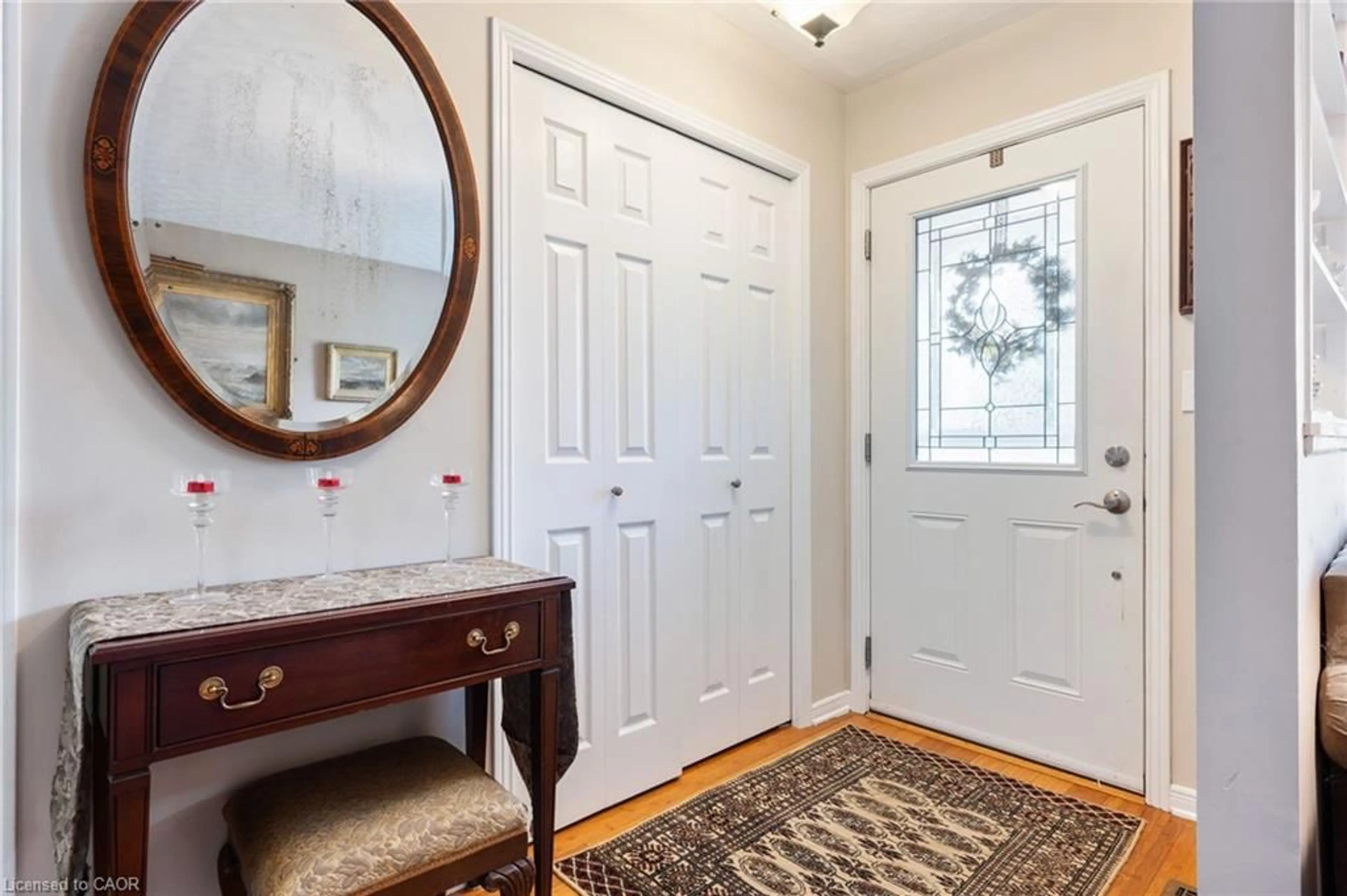 Indoor entryway for 2 Normandy Crt, Waterford Ontario N0E 1Y0