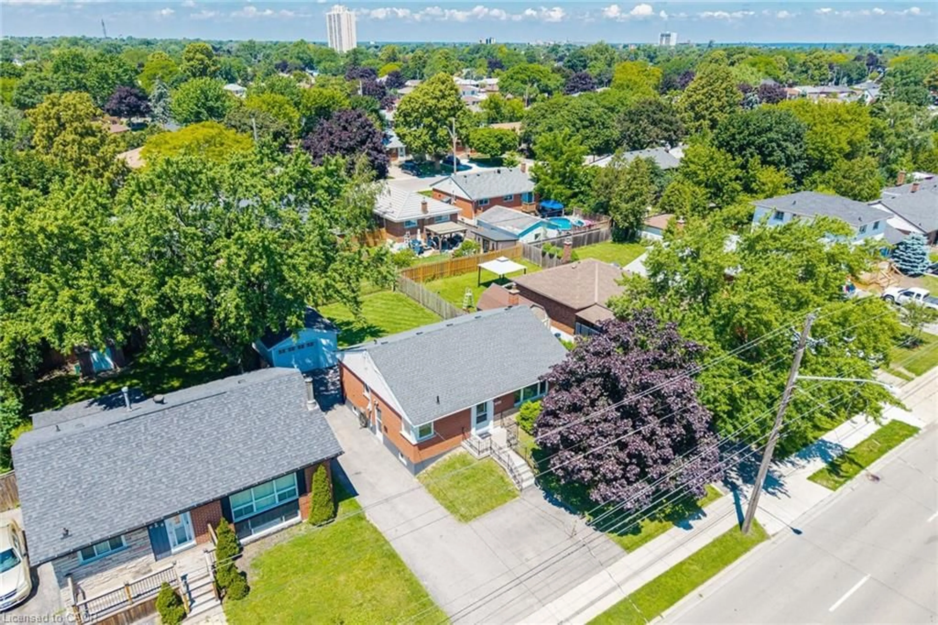 A pic from outside/outdoor area/front of a property/back of a property/a pic from drone, street for 664 Upper Ottawa St, Hamilton Ontario L8T 3T5
