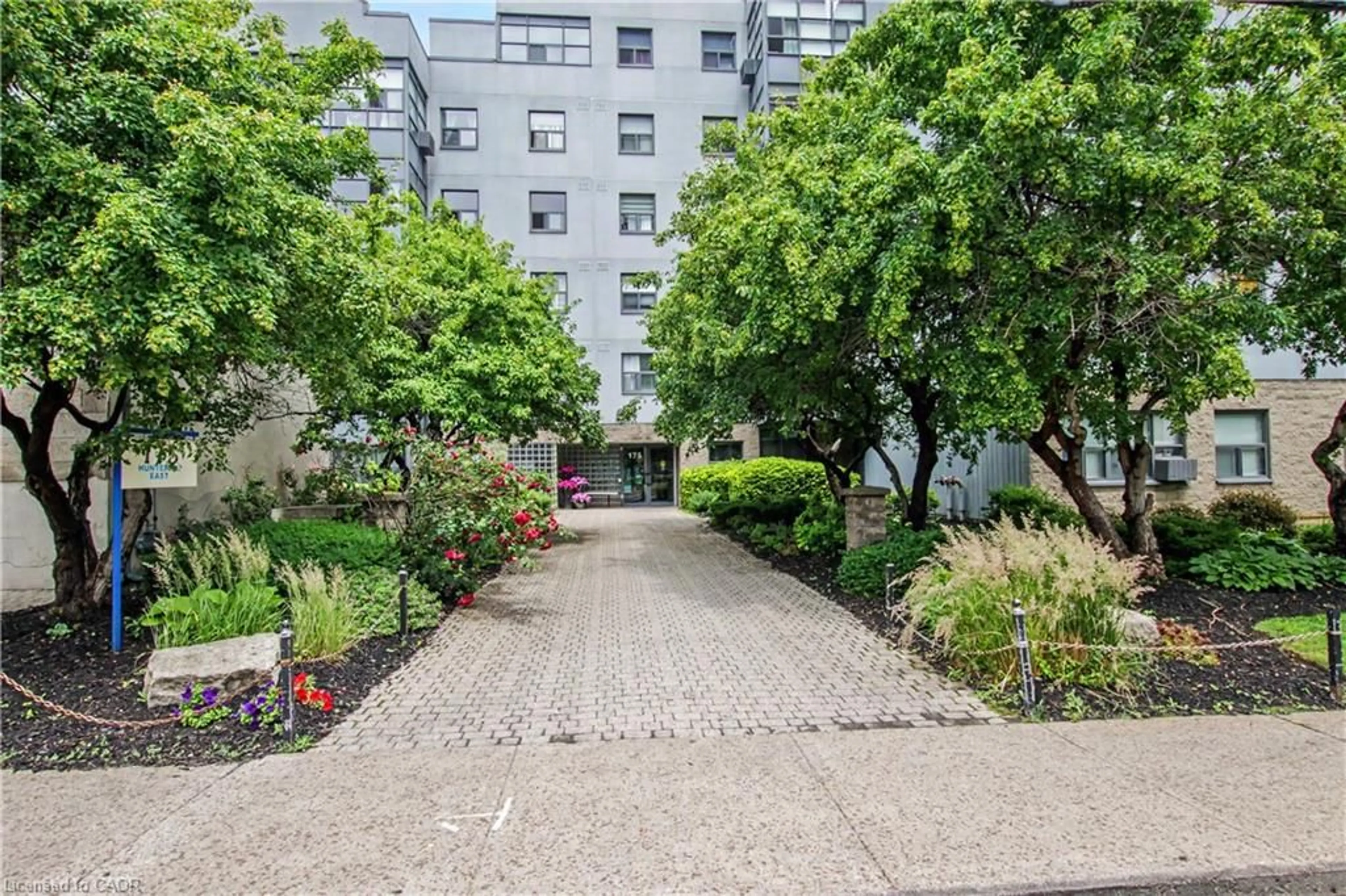Patio, street for 175 Hunter St #401, Hamilton Ontario L8N 4E7