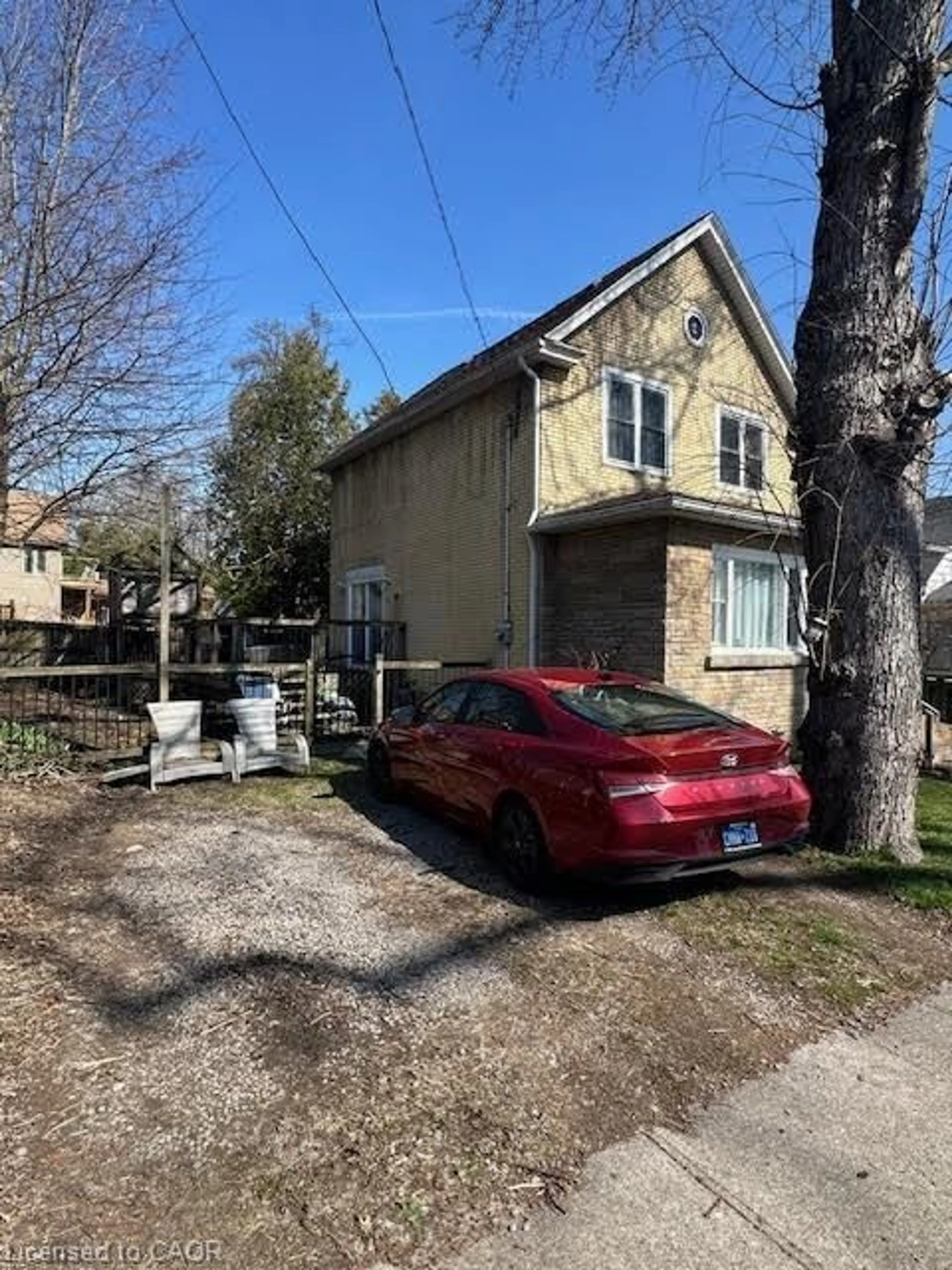A pic from outside/outdoor area/front of a property/back of a property/a pic from drone, street for 4115 May Ave, Niagara Falls Ontario L2E 3H6