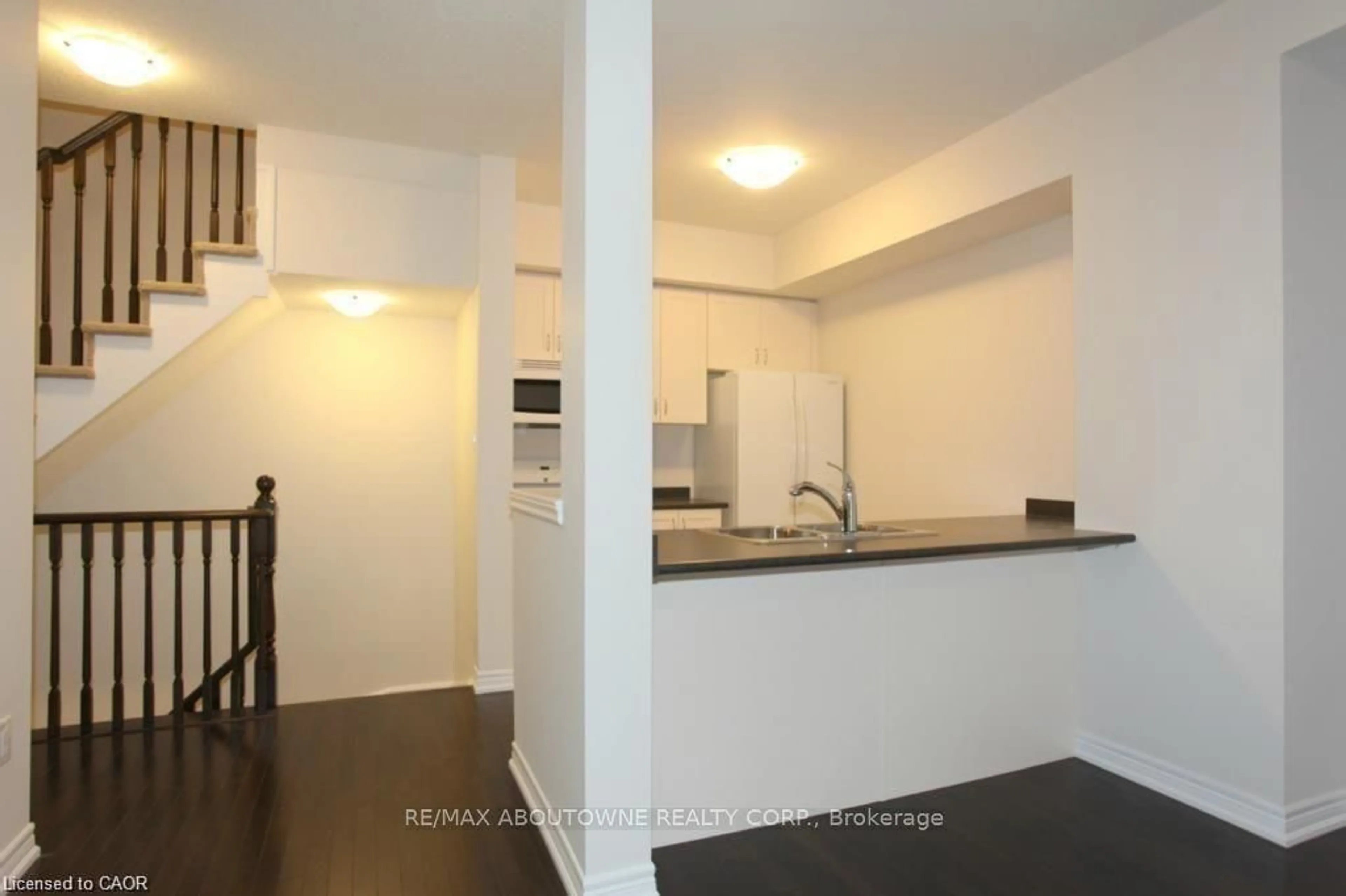 Standard kitchen, unknown for 1401 Plains Rd #104, Burlington Ontario L7R 0C2