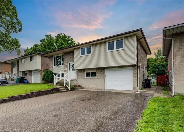 939 Strasburg Rd, Kitchener 3
