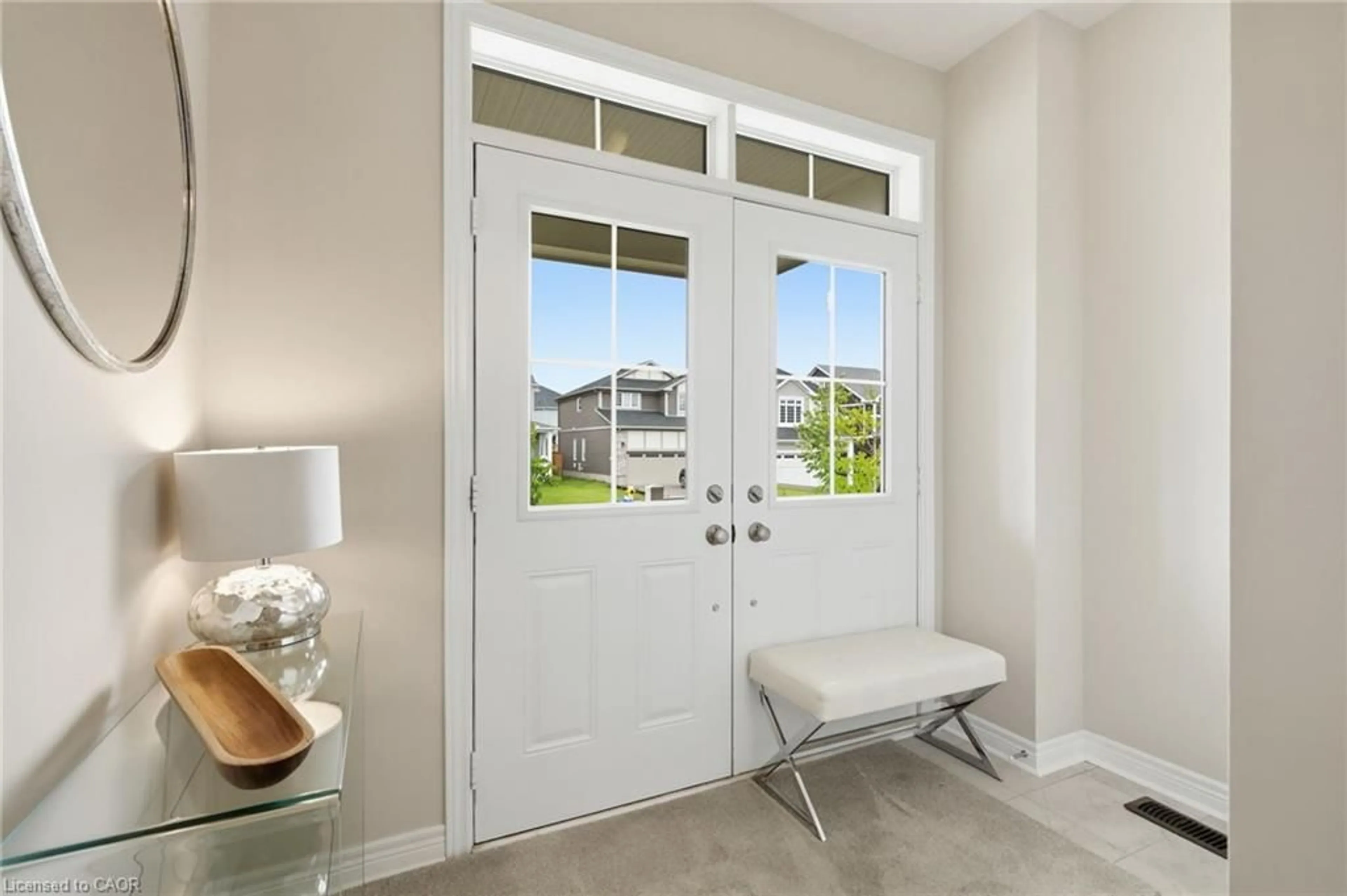Indoor entryway for 27 Robbins Ridge, Paris Ontario N3L 0H2