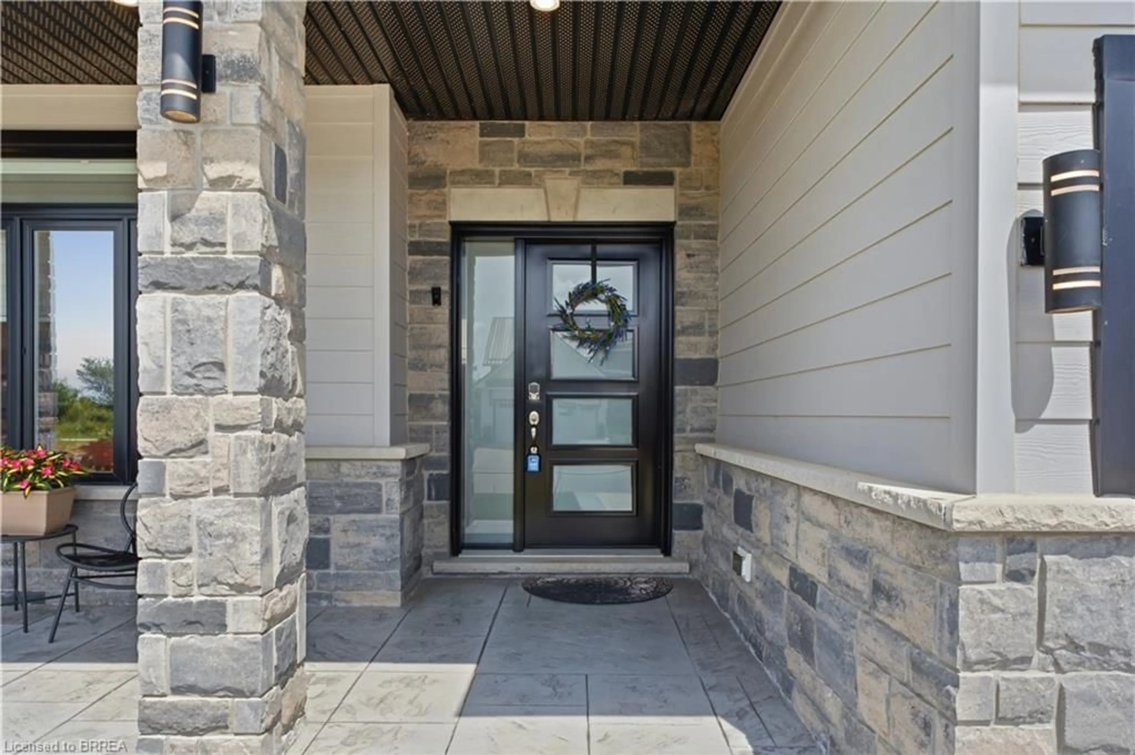 Indoor entryway for 14 Windywood Lane, Norwich Ontario N0J 1P0