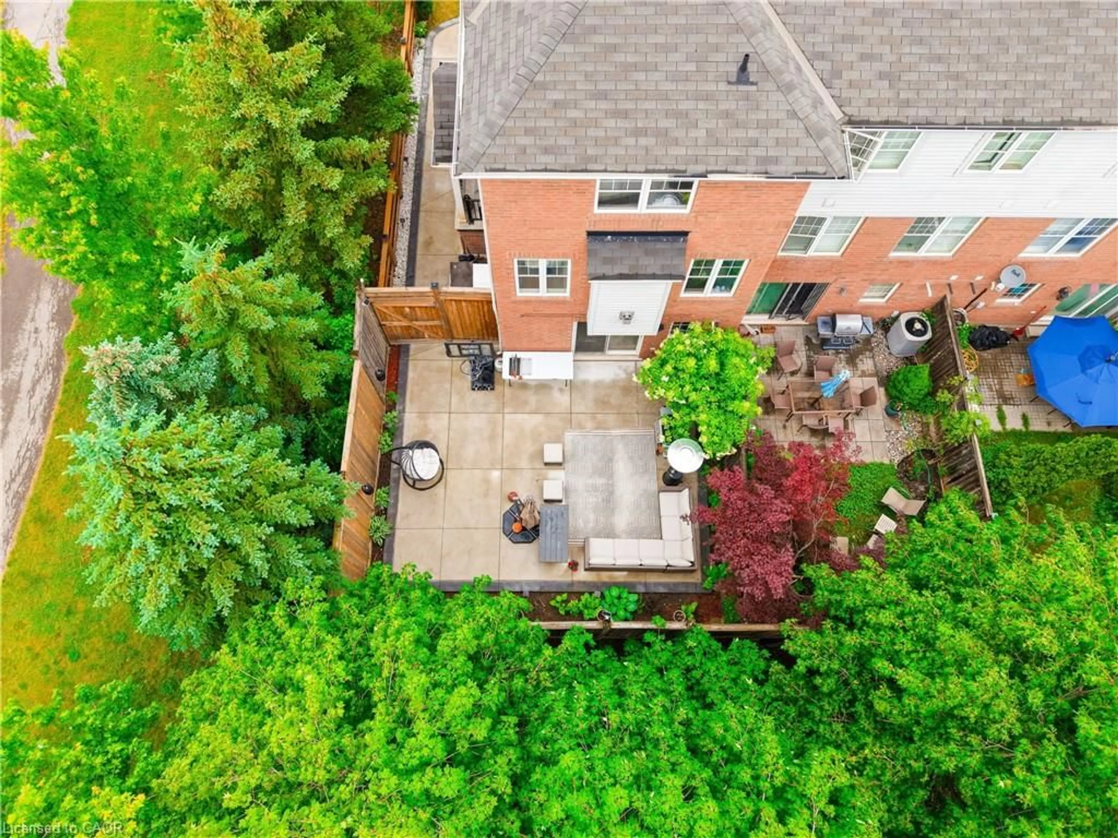 A pic from outside/outdoor area/front of a property/back of a property/a pic from drone, street for 2435 Coho Way, Oakville Ontario L6M 0G7