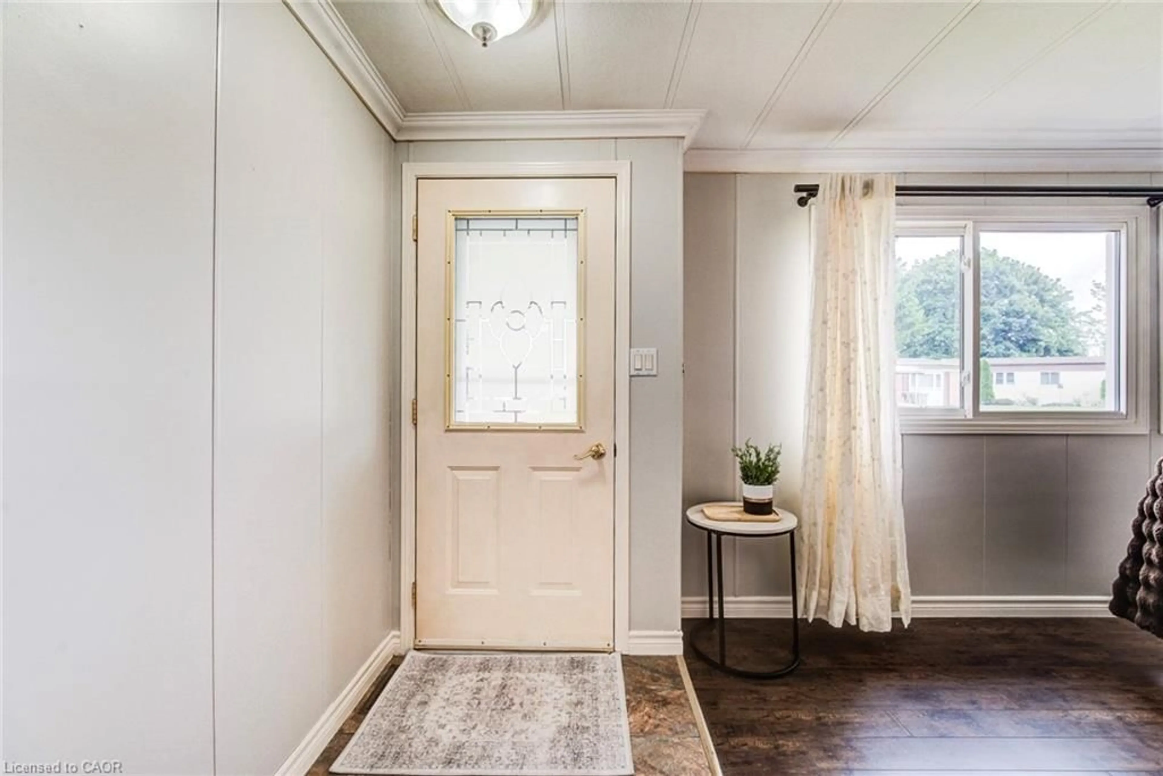 Indoor entryway for 63 Fairview Cres, Listowel Ontario N4W 3G8