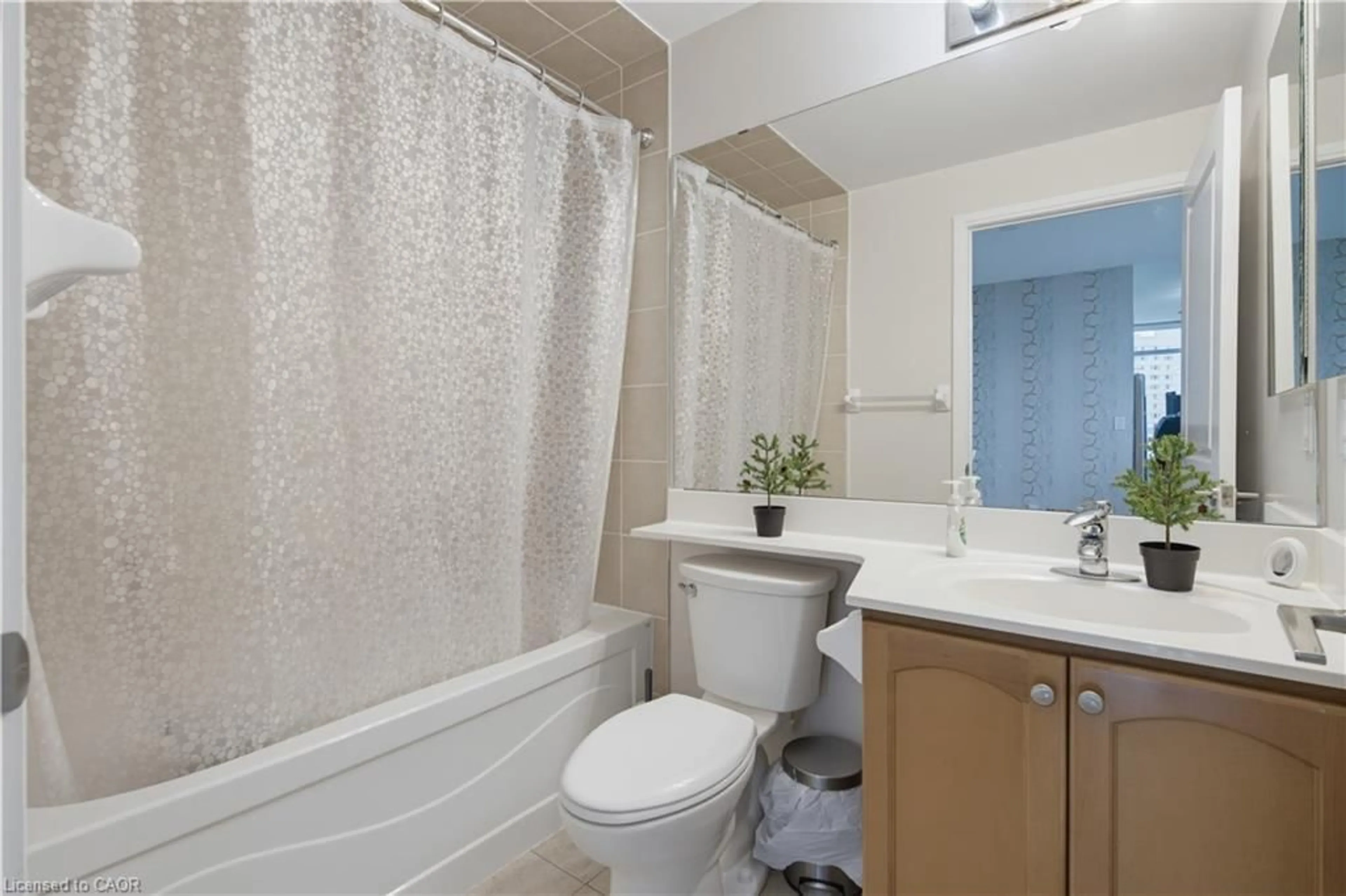 Standard bathroom, unknown for 80 Absolute Ave, Mississauga Ontario L4Z 0A5