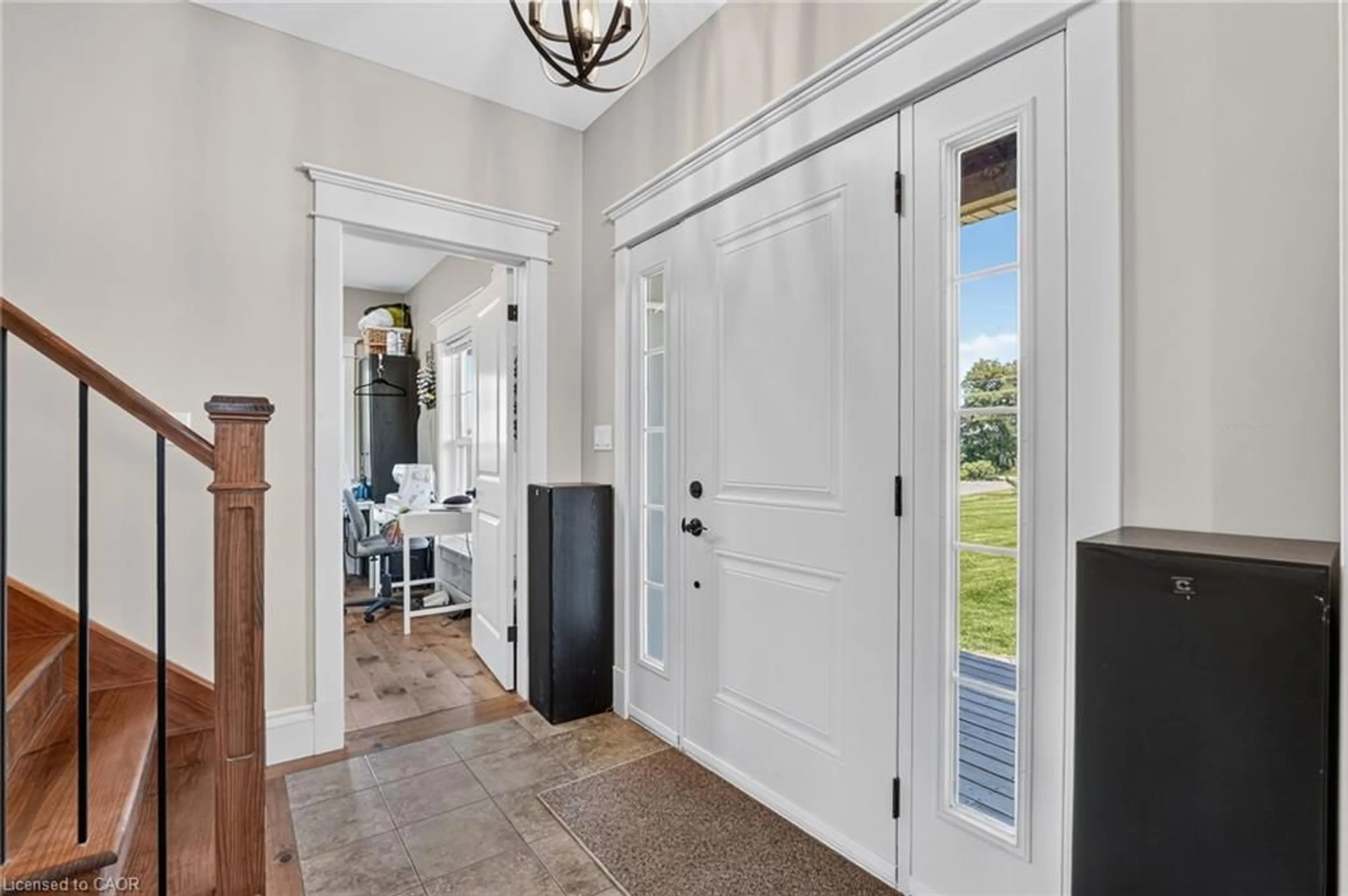 Indoor entryway for 5600 Yonge St, Smithville Ontario L0R 2A0