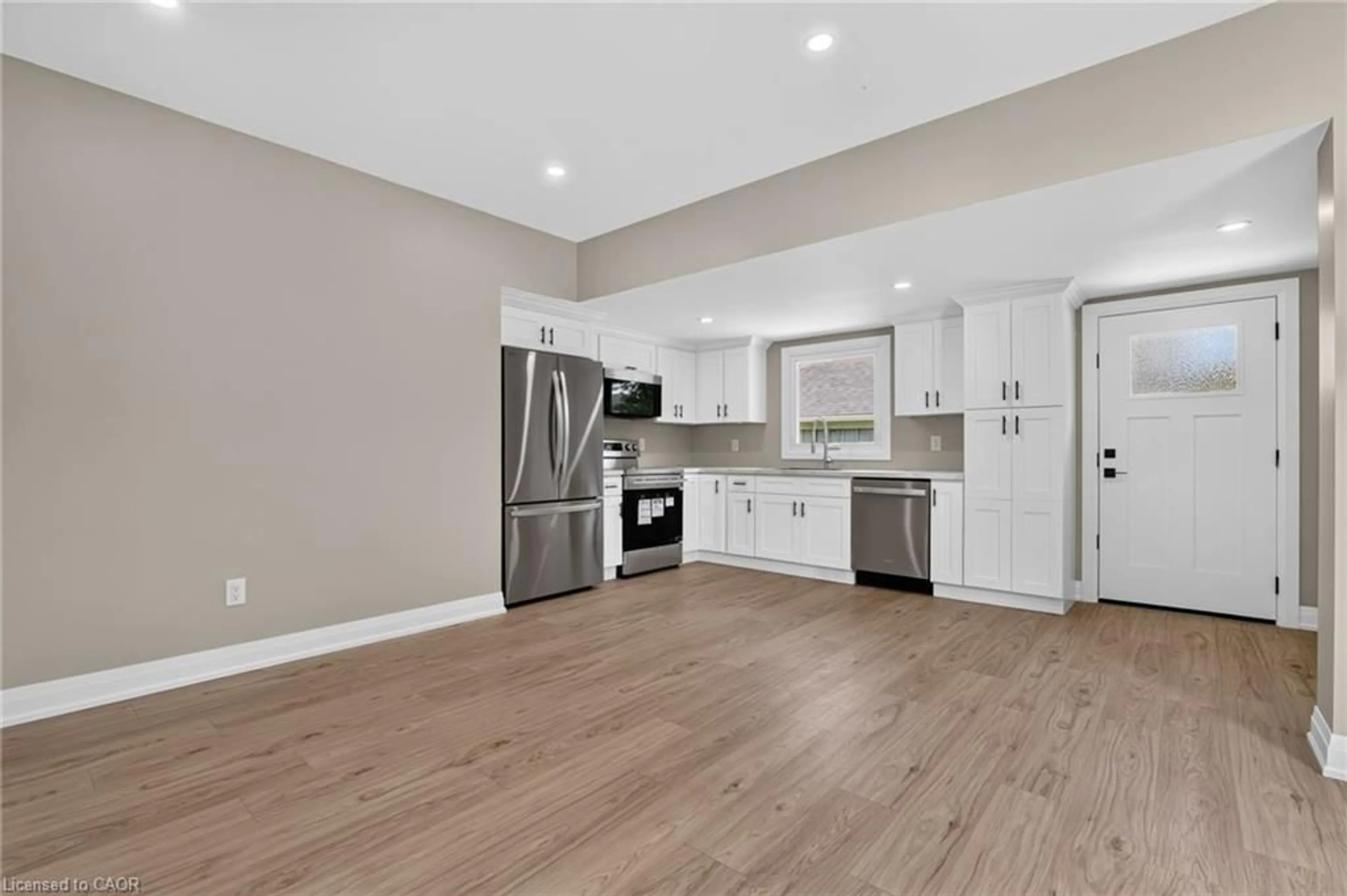 Open concept kitchen, unknown for 317 Alder St, Haldimand County Ontario N1A 1R7