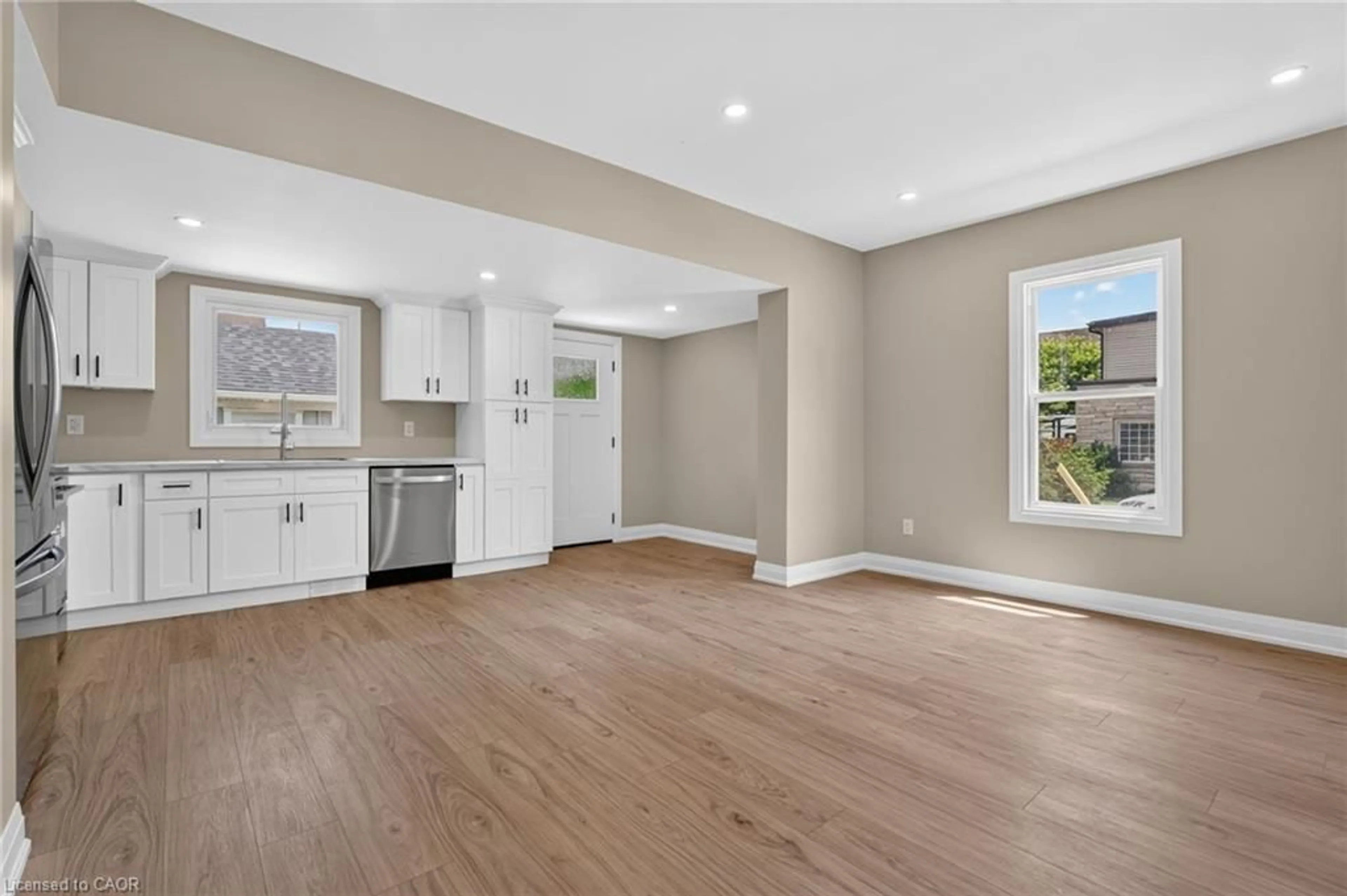 Open concept kitchen, unknown for 317 Alder St, Haldimand County Ontario N1A 1R7