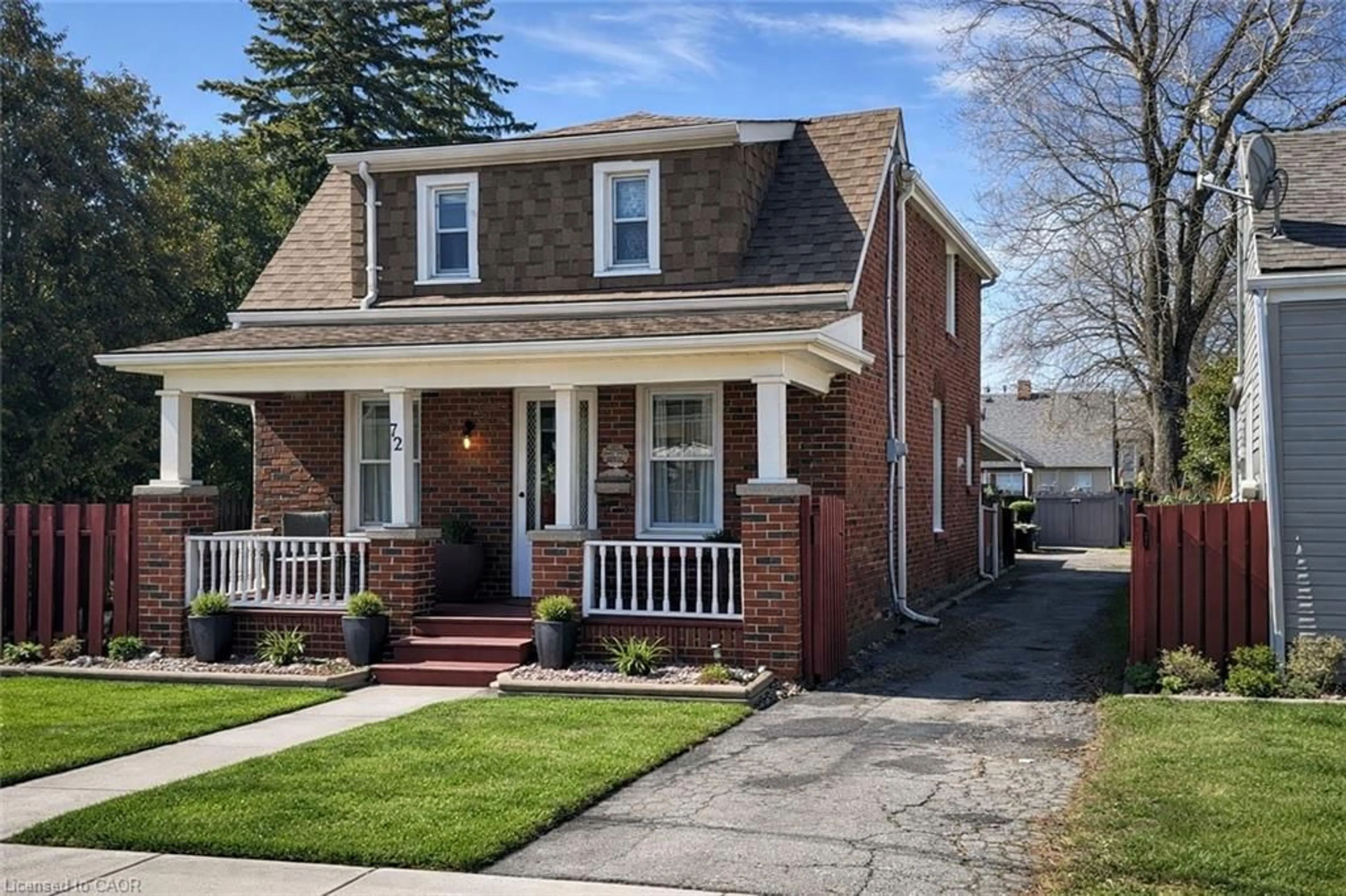 Home with brick exterior material, street for 72 East 32nd St, Hamilton Ontario L8V 3R9