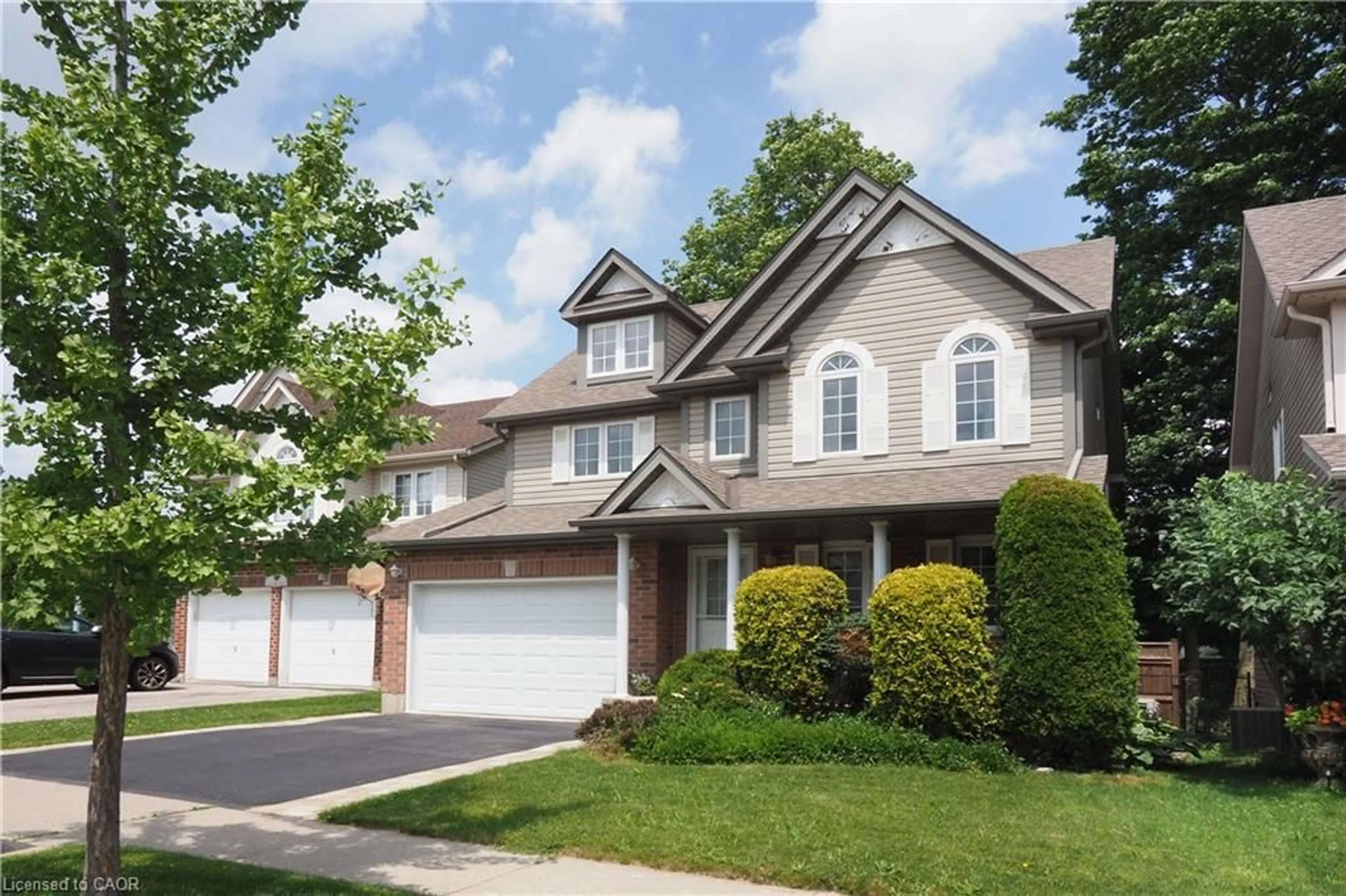 Home with brick exterior material, street for 7 Ivy Lane Crt, Kitchener Ontario N2N 3P8