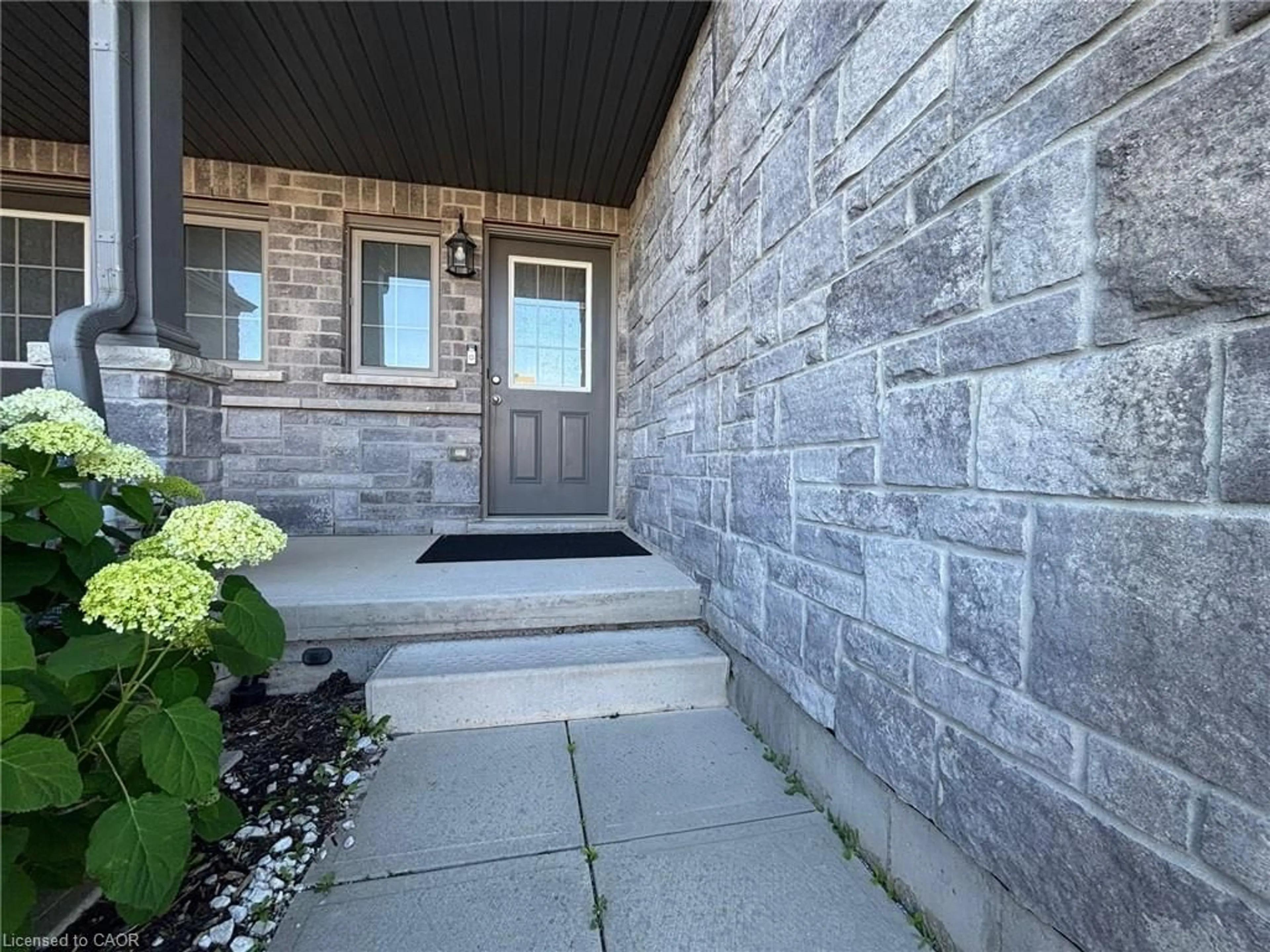 Indoor entryway for 60 Netherwood Rd, Kitchener Ontario N2P 0A4