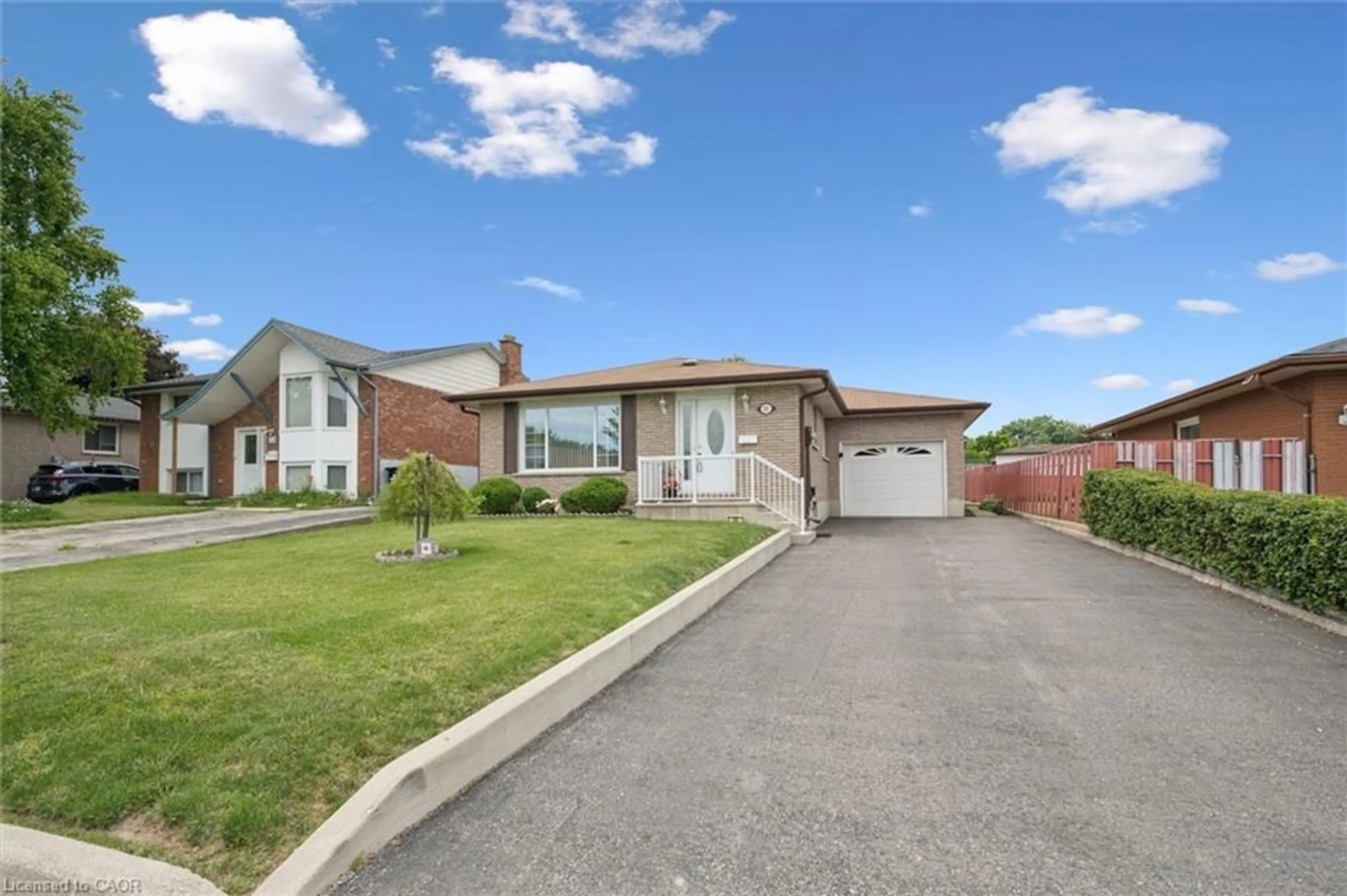 Home with brick exterior material, street for 31 Faial Rd, Cambridge Ontario N1R 6Y1