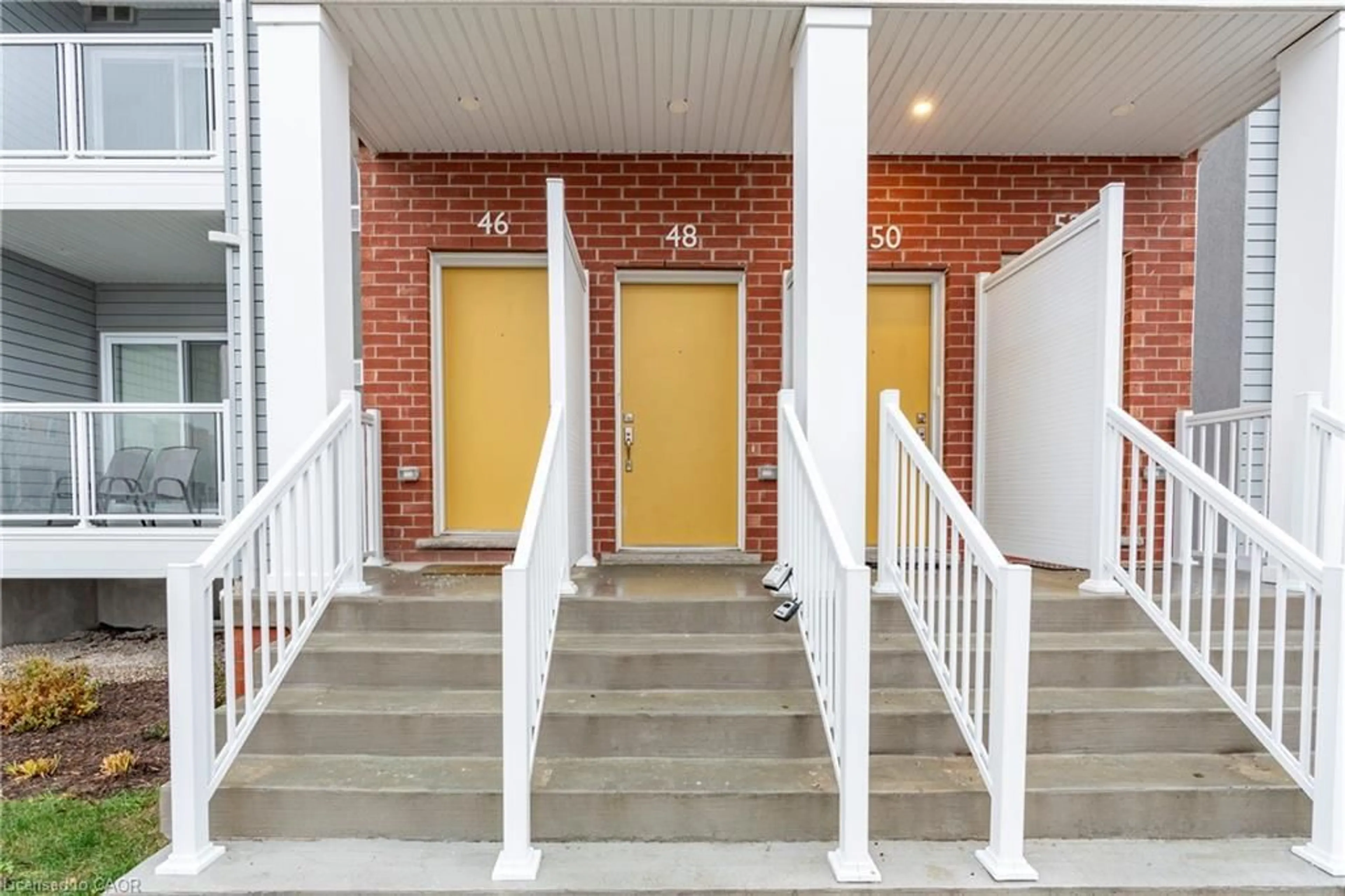Indoor foyer for 48 Progress Cres, Kitchener Ontario N2R 0R7