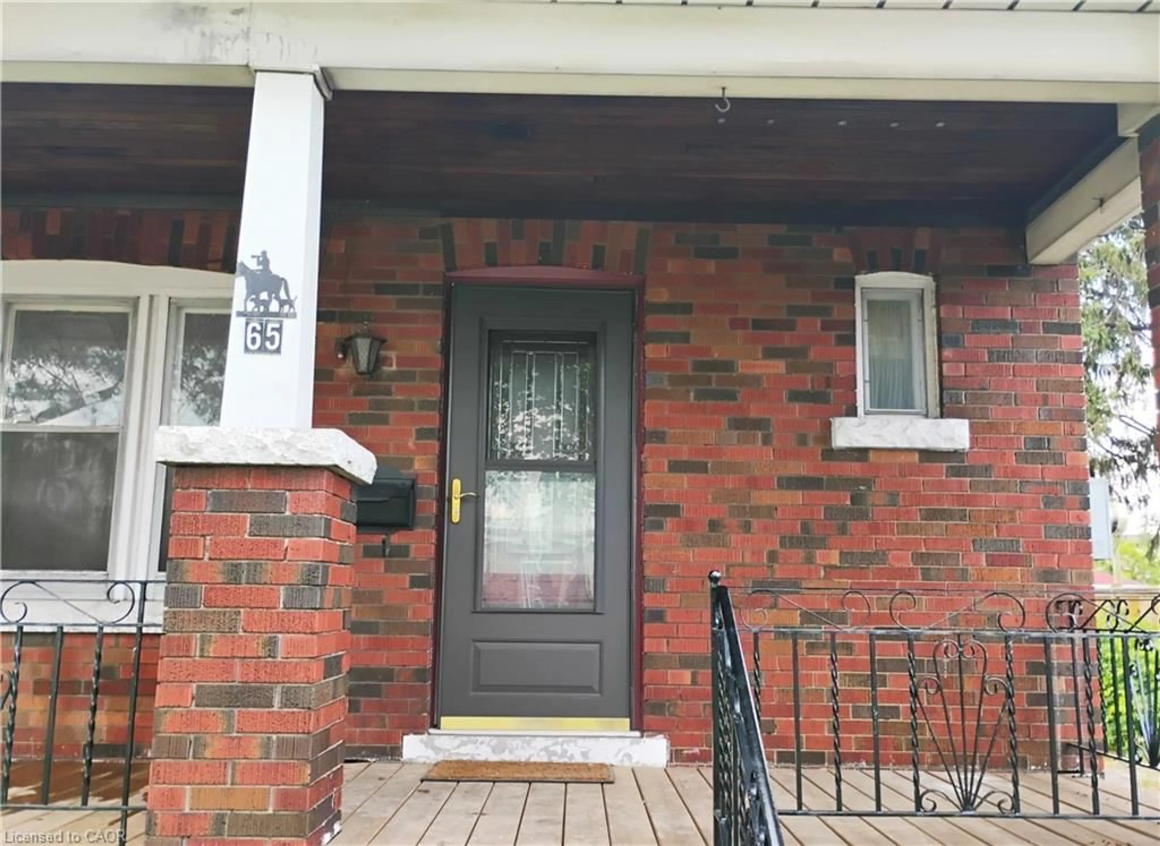 Indoor entryway for 65 Harmony Ave, Hamilton Ontario L8H 4X5