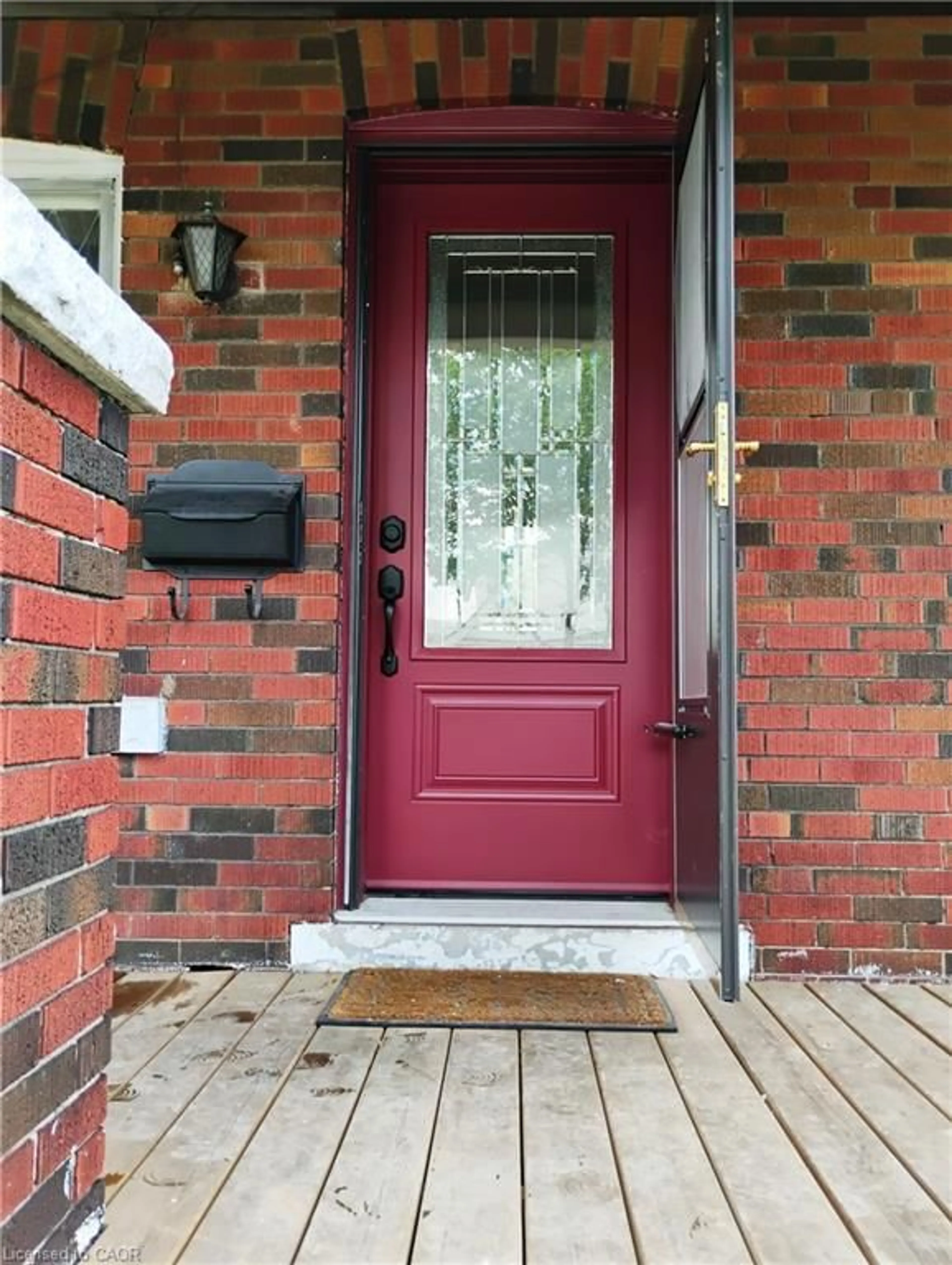 Indoor entryway for 65 Harmony Ave, Hamilton Ontario L8H 4X5