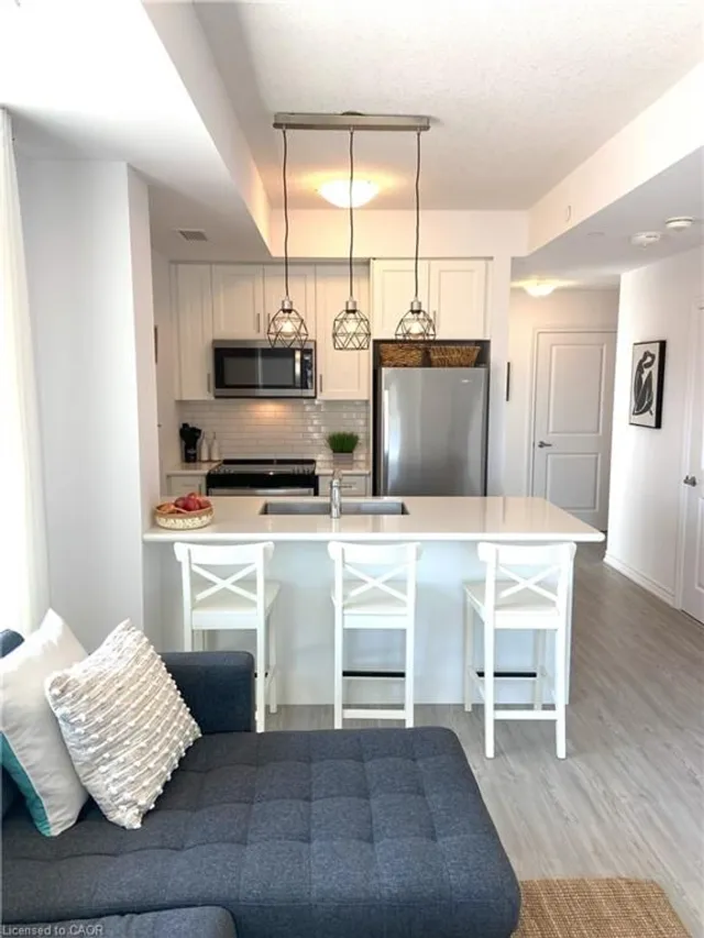 450 Dundas St #428, Waterdown 3