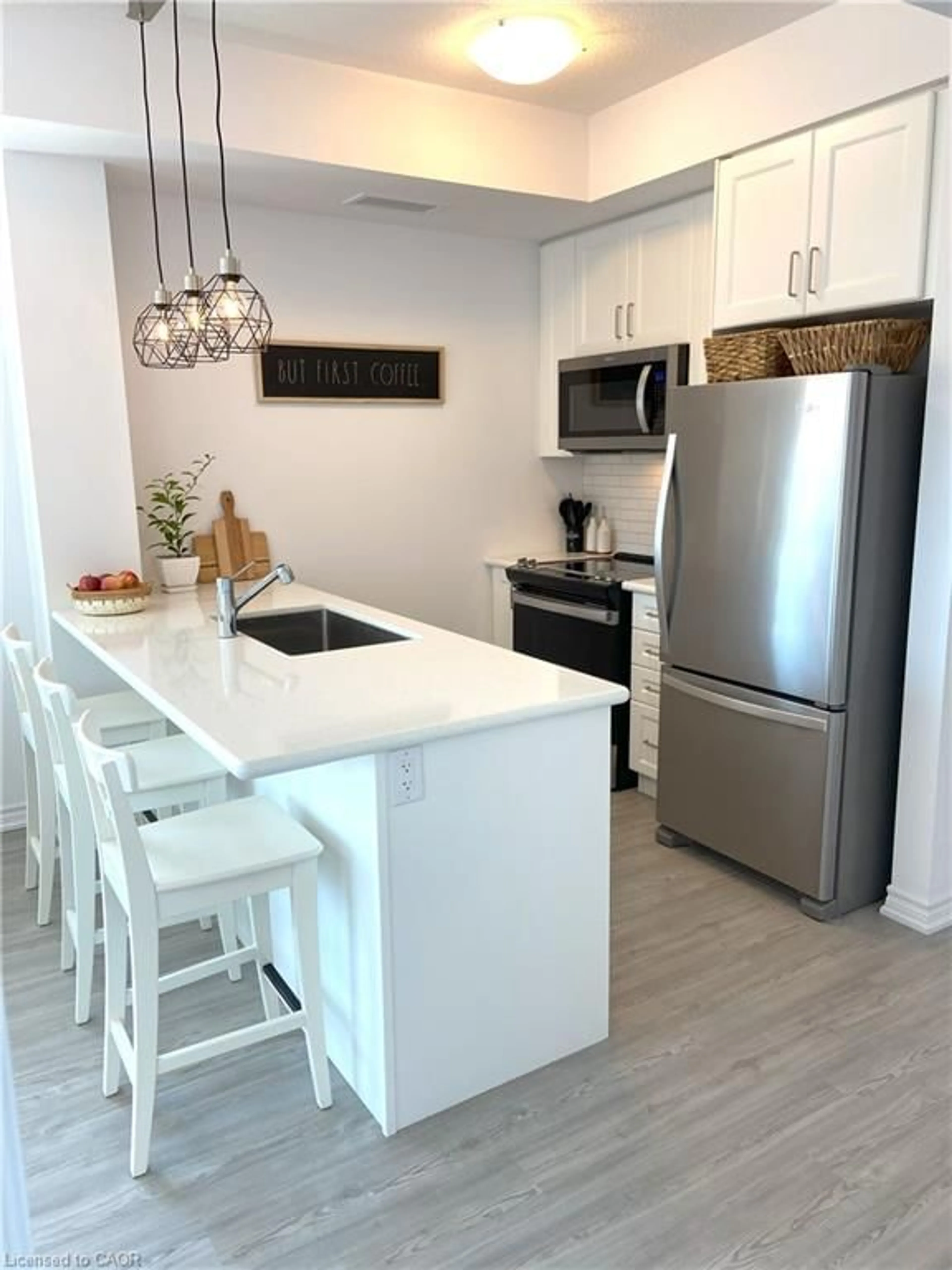 Open concept kitchen, unknown for 450 Dundas St #428, Waterdown Ontario L8B 1Z2