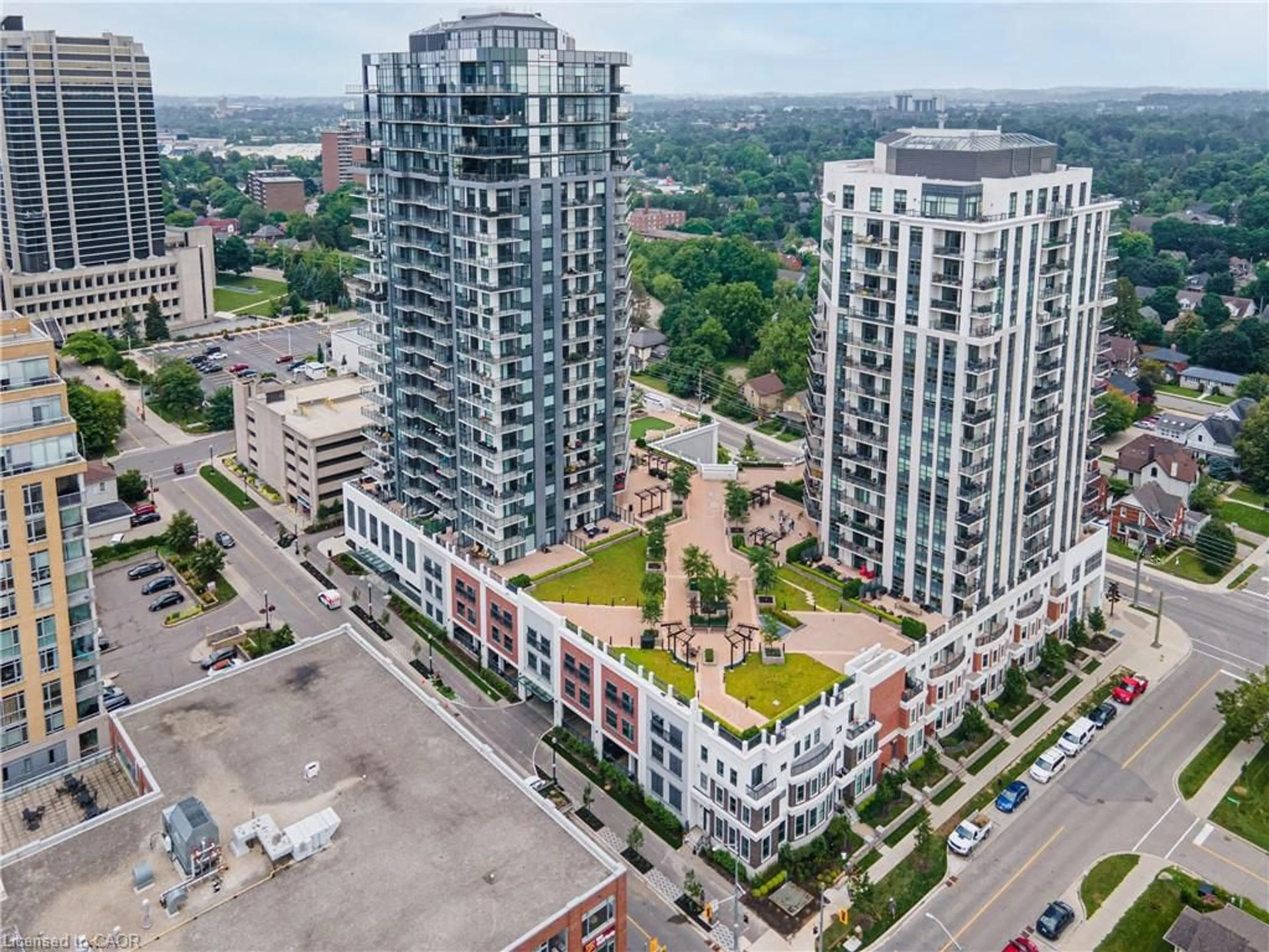 A pic from outside/outdoor area/front of a property/back of a property/a pic from drone, city buildings view from balcony for 144 Park St #TH#6, Waterloo Ontario N2L 0B6